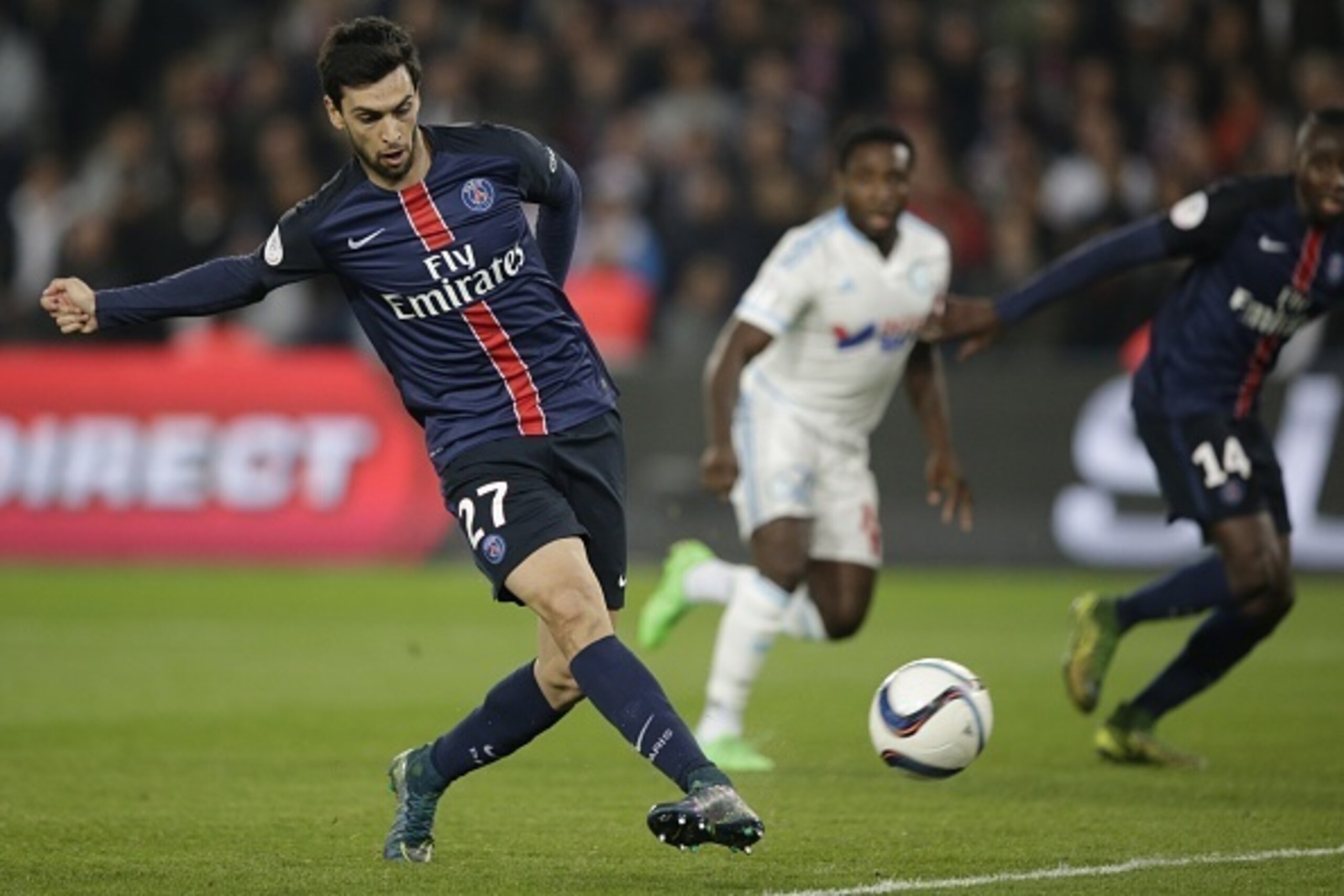 Paris Saint-Germain's Argentinian midfielder Javier Pastore strikes during the French L1 football match Paris Saint-Germain (PSG) vs Olympique de Marseille (OM) on October 4, 2015 at the Parc des Princes stadium in Paris. AFP PHOTO / KENZO TRIBOUILLARD Paris Saint-Germain's Argentinian midfielder Javier Pastore strikes during the French L1 football match Paris Saint-Germain (PSG) vs Olympique de Marseille (OM) on October 4, 2015 at the Parc des Princes stadium in Paris. AFP PHOTO / KENZO TRIBOUILLARD