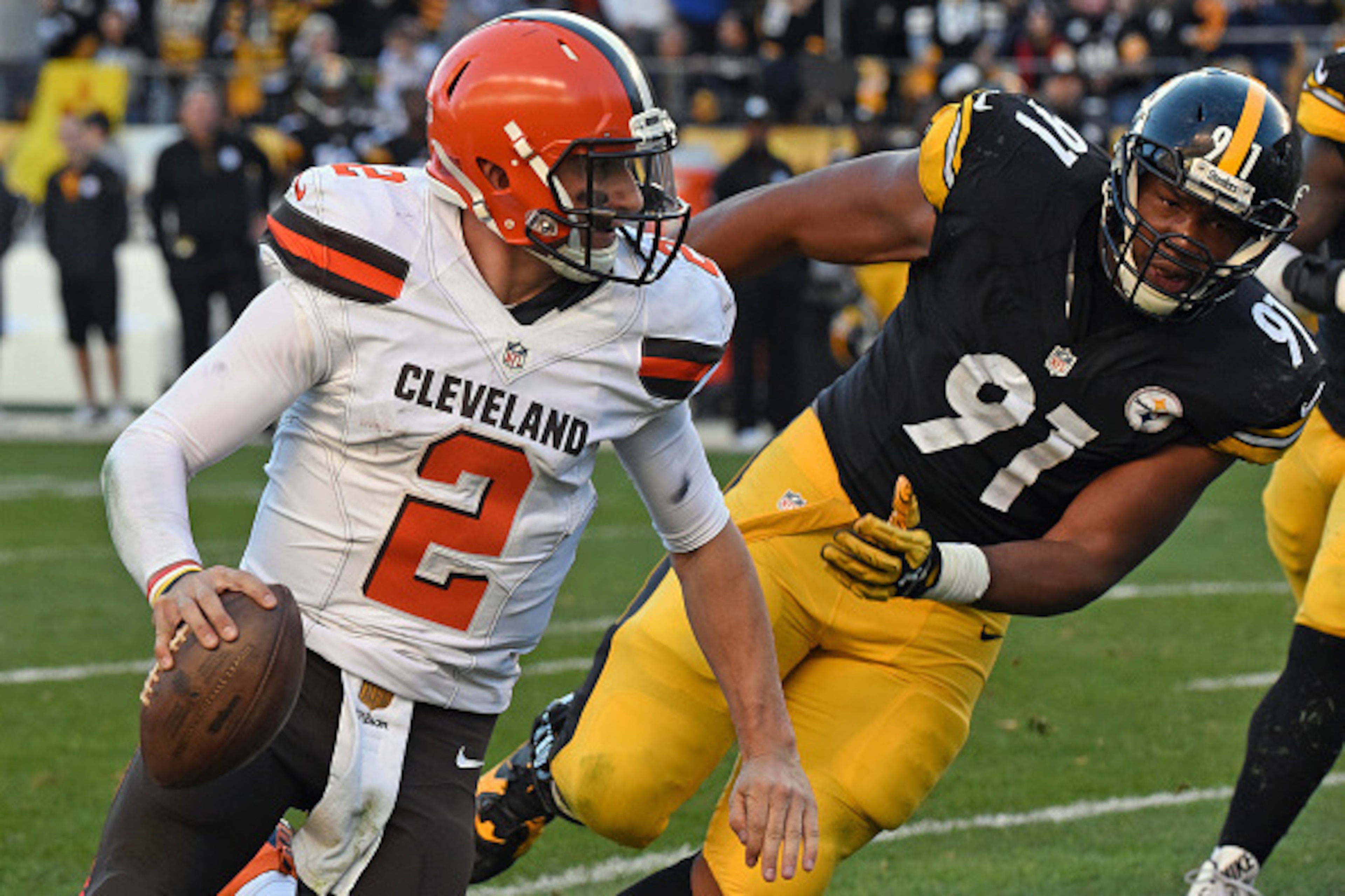 PITTSBURGH, PA - NOVEMBER 15:  Defensive lineman Stephon Tuitt #91 of the Pittsburgh Steelers pursues quarterback Johnny Manziel #2 of the Cleveland Browns during a game at Heinz Field on November 15, 2015 in Pittsburgh, Pennsylvania.  The Steelers defeat