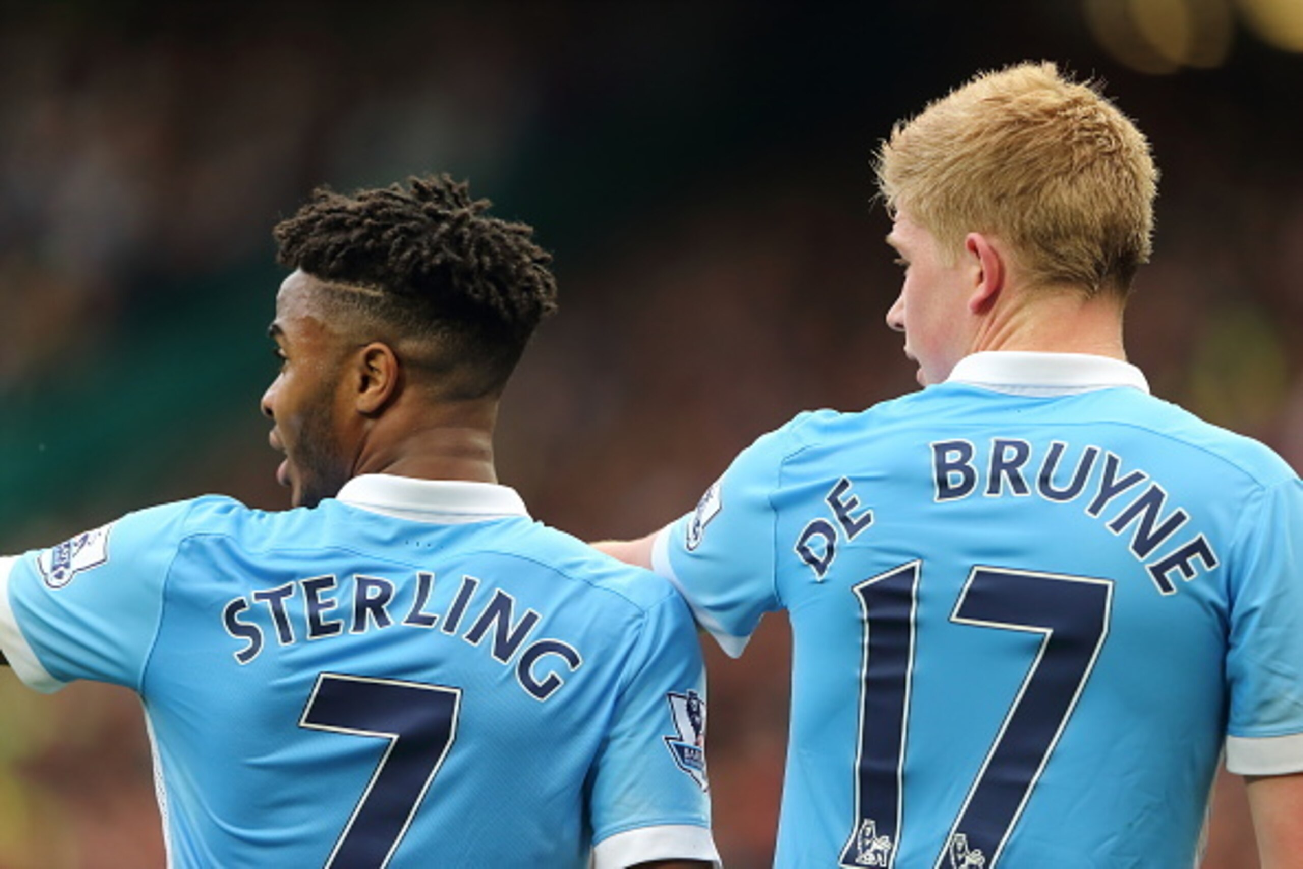 MANCHESTER, ENGLAND - OCTOBER 25:  Raheem Sterling and Kevin De Bruyne of Manchester City during the Barclays Premier League match between Manchester United and Manchester City at Old Trafford on October 25, 2015 in Manchester, England.  (Photo by Matthew