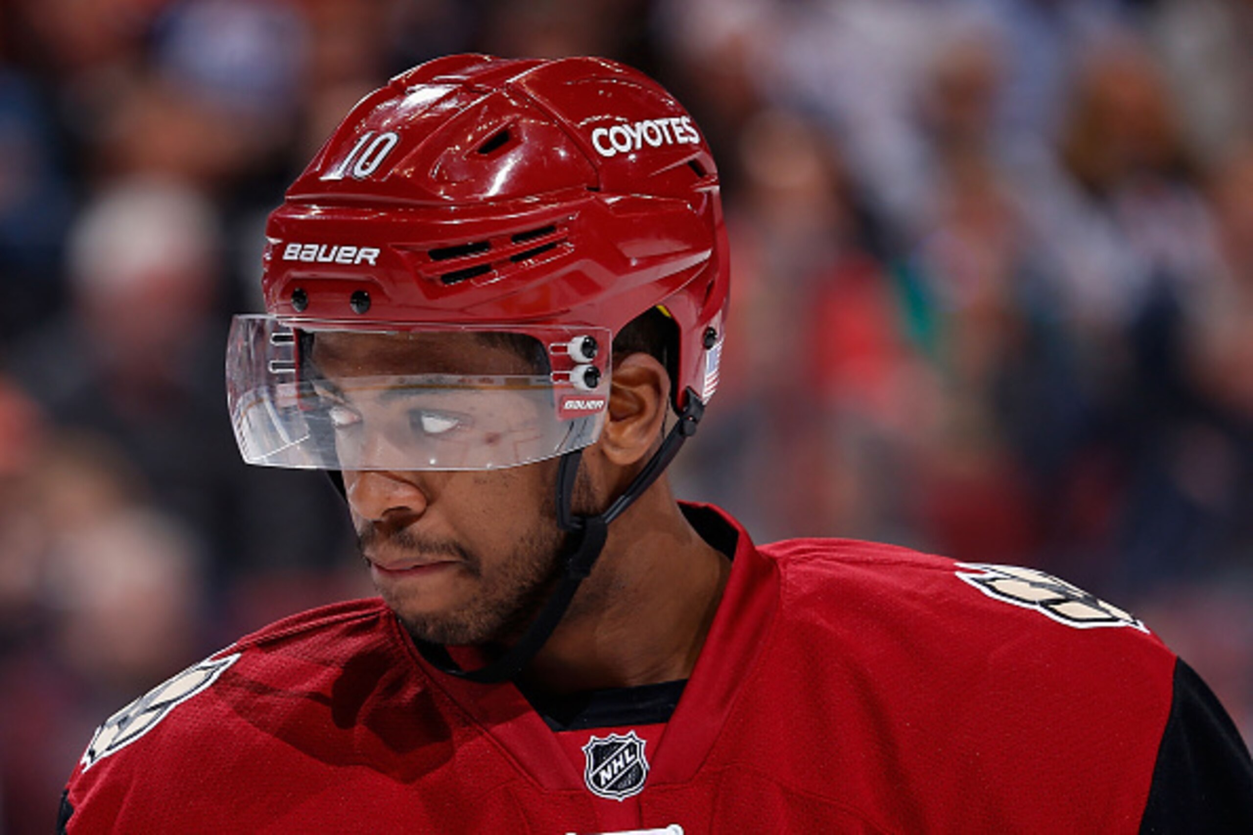GLENDALE, AZ - NOVEMBER 12:  Anthony Duclair #10 of the Arizona Coyotes in action during the NHL game against the Edmonton Oilers at Gila River Arena on November 12, 2015 in Glendale, Arizona.  (Photo by Christian Petersen/Getty Images)