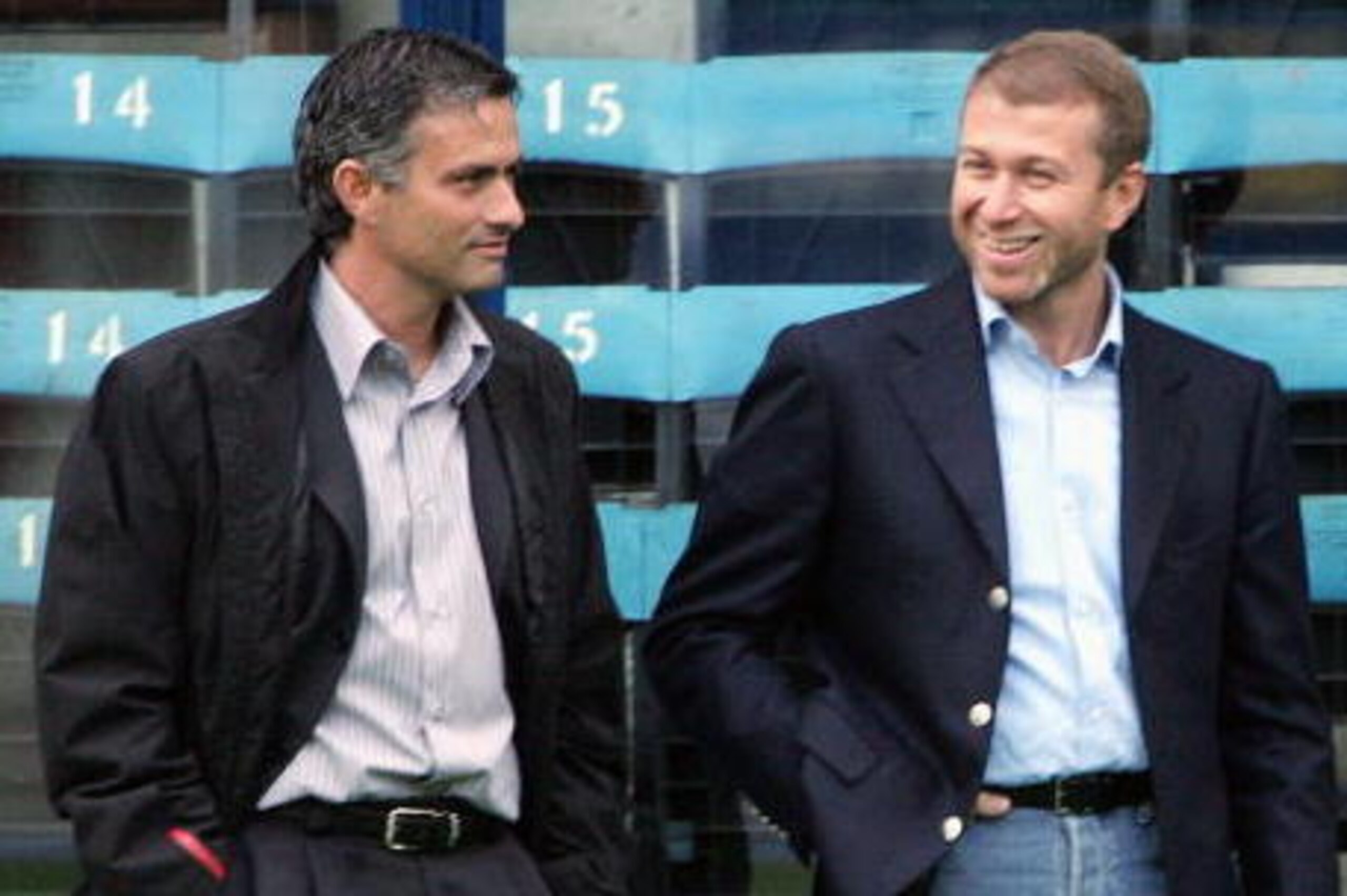 LONDON - AUGUST 24: Manager of Chelsea, Jose Mourinho, (L) talks with Chelsea owner Roman Abramovich  before the Barclays Premiership match between Crystal Palace and Chelsea at Selhurst Park on August 24, 2004 in London.  (Photo by Phil Cole/Getty Images
