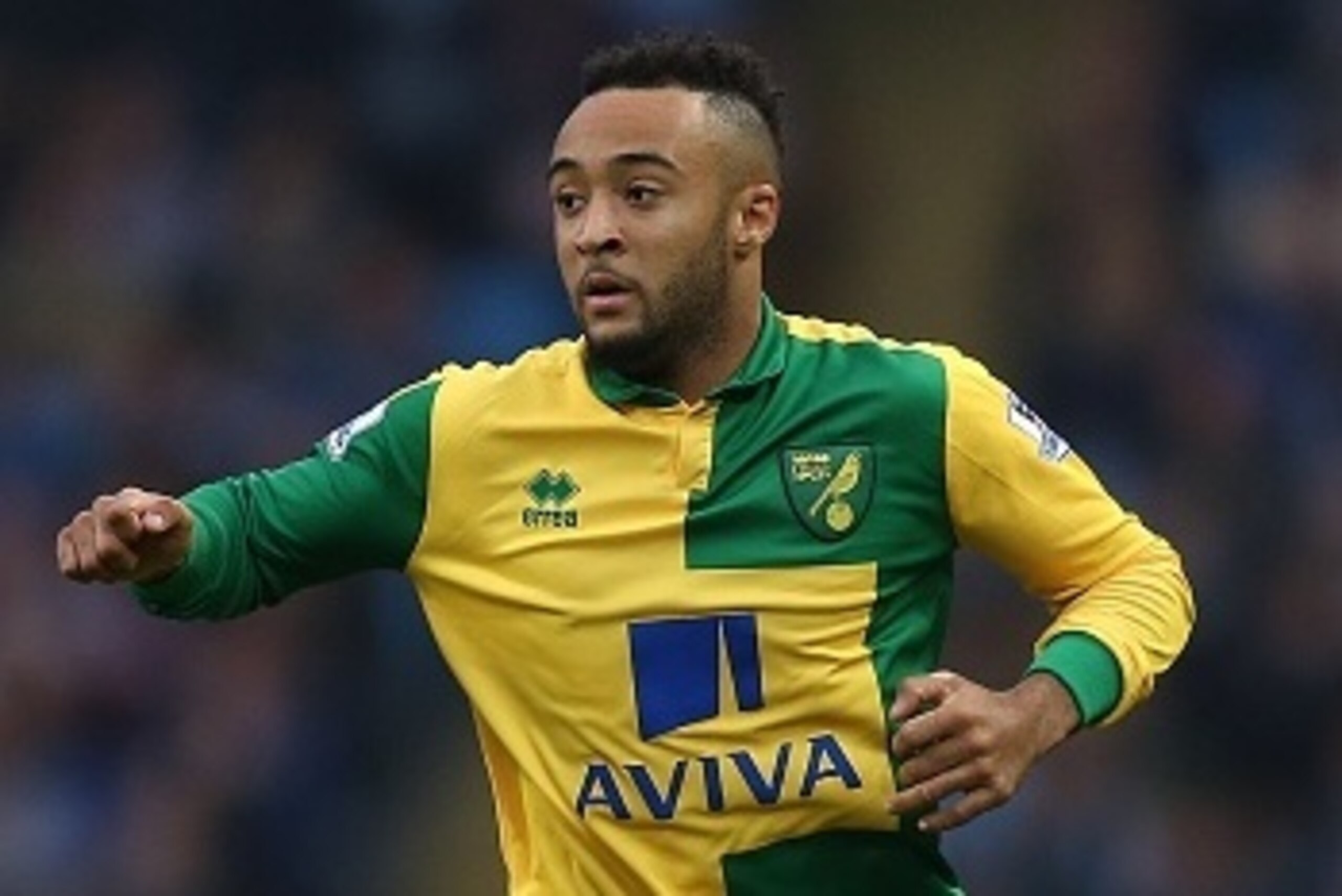 MANCHESTER, ENGLAND - OCTOBER 31: Nathan Redmond of Norwich City in action during the Barclays Premier League match between Manchester City and Norwich City at Etihad Stadium on October 31, 2015 in Manchester, England. (Photo by Chris Brunskill/Getty Imag