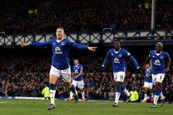 LIVERPOOL, ENGLAND - NOVEMBER 21:  Ross Barkley (1st L) of Everton celebrates his team's third goal during the Barclays Premier League match between Everton and Aston Villa at Goodison Park on November 21, 2015 in Liverpool, England.  (Photo by Nigel Rodd