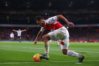 LONDON, ENGLAND - NOVEMBER 08:  Francis Coquelin of Arsenal during the Barclays Premier League match between Arsenal and Tottenham Hotspur at Emirates Stadium on November 8, 2015 in London, England.  (Photo by Catherine Ivill - AMA/Getty Images)