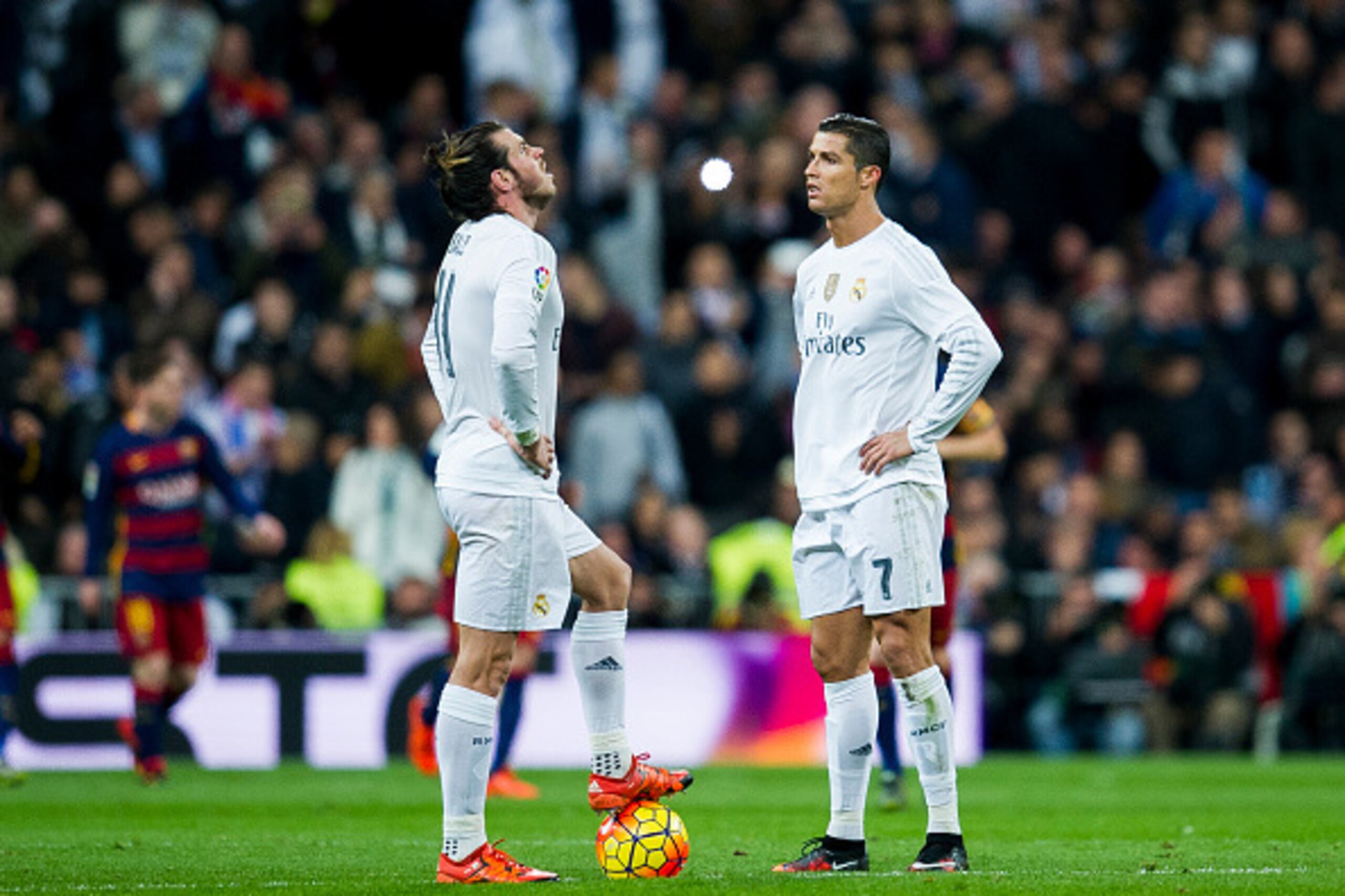 MADRID, SPAIN - NOVEMBER 21: Cristiano Ronaldo and Gareth Bale of Real Madrid reacts during the La Liga match between Real Madrid CF and FC Barcelona at Estadio Santiago Bernabeuon November 21, 2015 in Madrid, Spain. (Photo by Juan Manuel Serrano Arce/G MADRID, SPAIN - NOVEMBER 21: Cristiano Ronaldo and Gareth Bale of Real Madrid reacts during the La Liga match between Real Madrid CF and FC Barcelona at Estadio Santiago Bernabeuon November 21, 2015 in Madrid, Spain. (Photo by Juan Manuel Serrano Arce/G