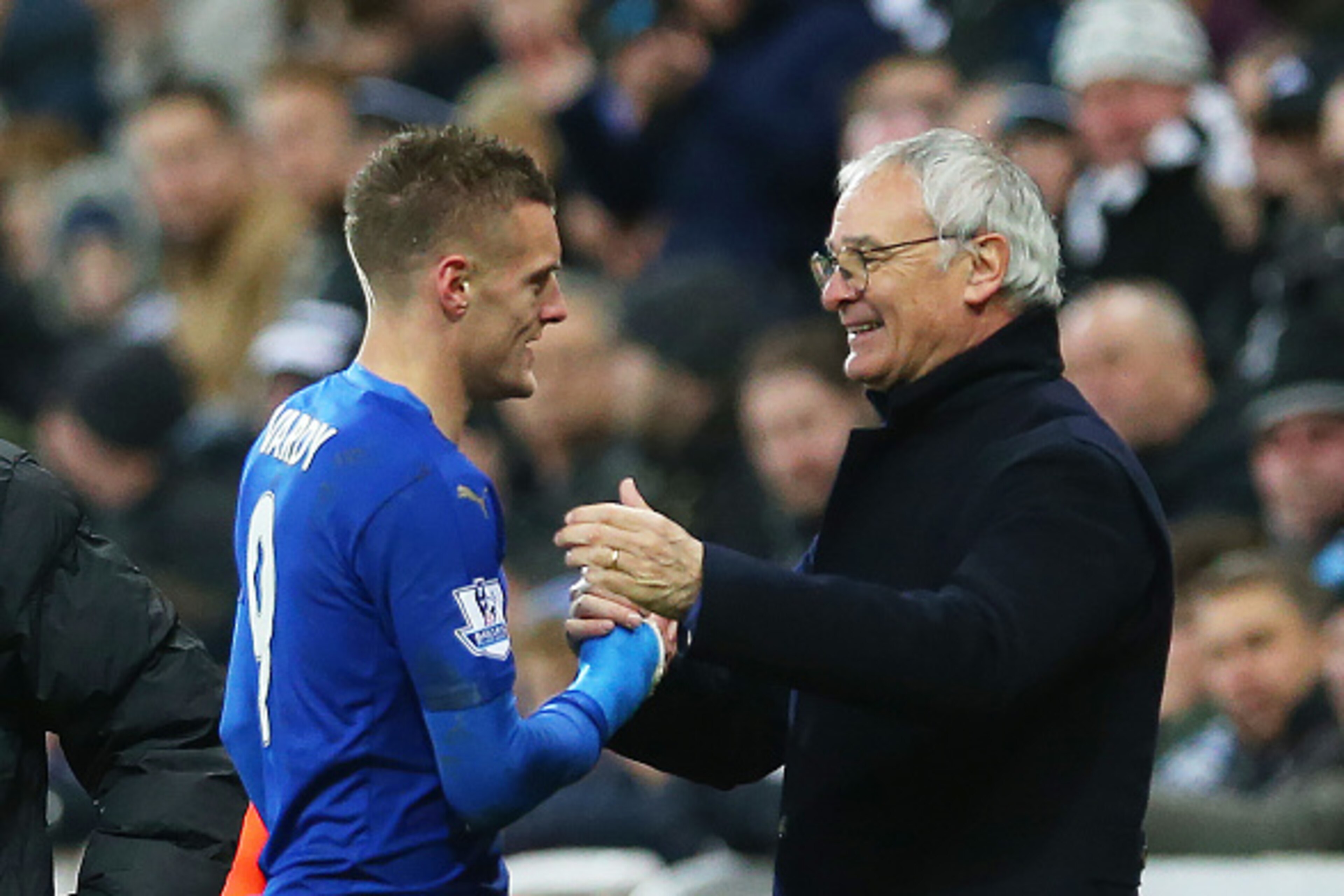 NEWCASTLE, ENGLAND - NOVEMBER 21: Leicester City's manager Claudio Ranieri congratulates Jamie Vardy of Leicester City during the Barclays Premier League match between Newcastle and Leicester City at St James Park on November 21, 2015 in Newcastle, Englan