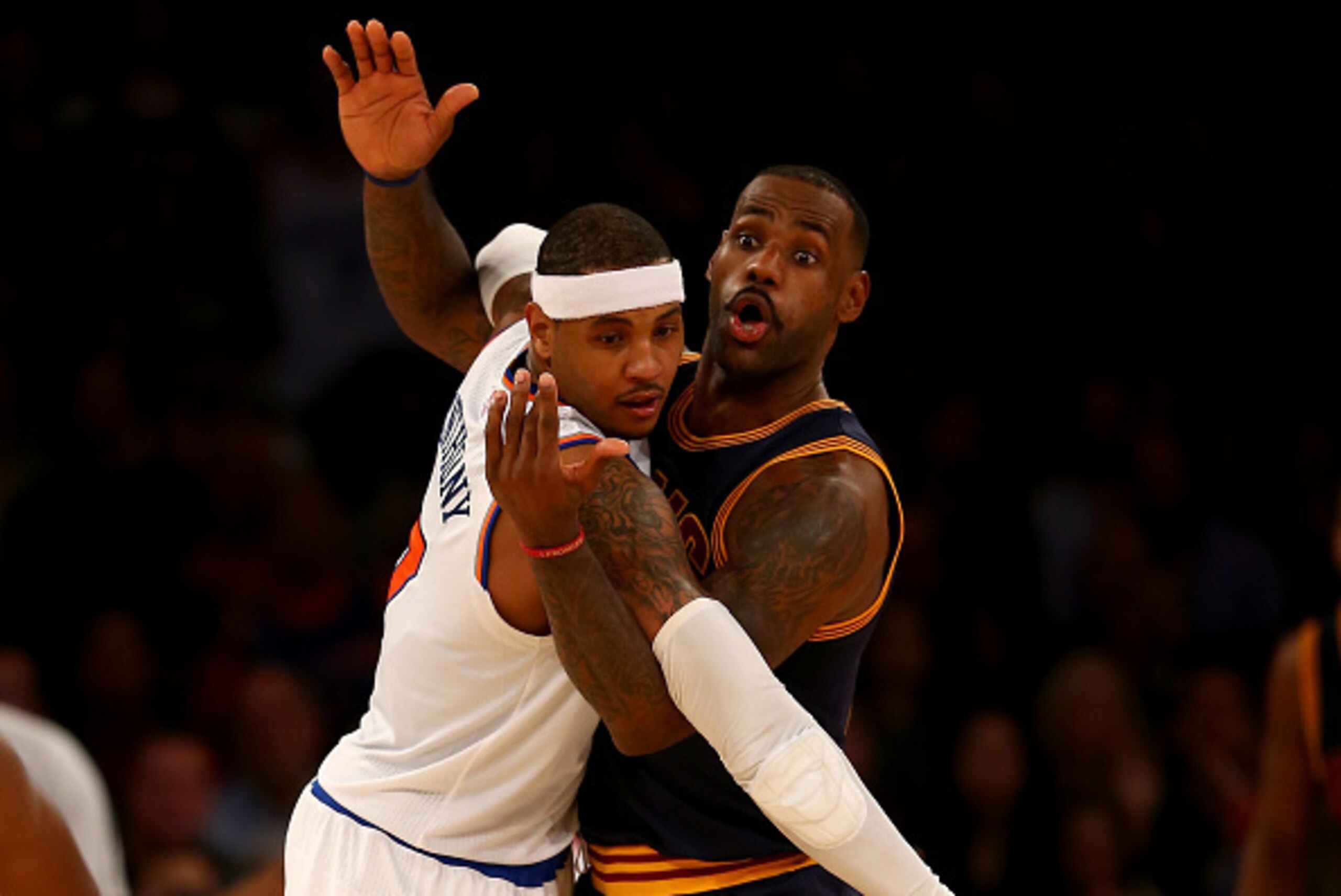 NEW YORK, NY - NOVEMBER 13:  LeBron James #23 of the Cleveland Cavaliers and Carmelo Anthony #7 of the New York Knicks fight for position in the final minutes of the game at Madison Square Garden on November 13, 2015 in New York City.NOTE TO USER: User ex