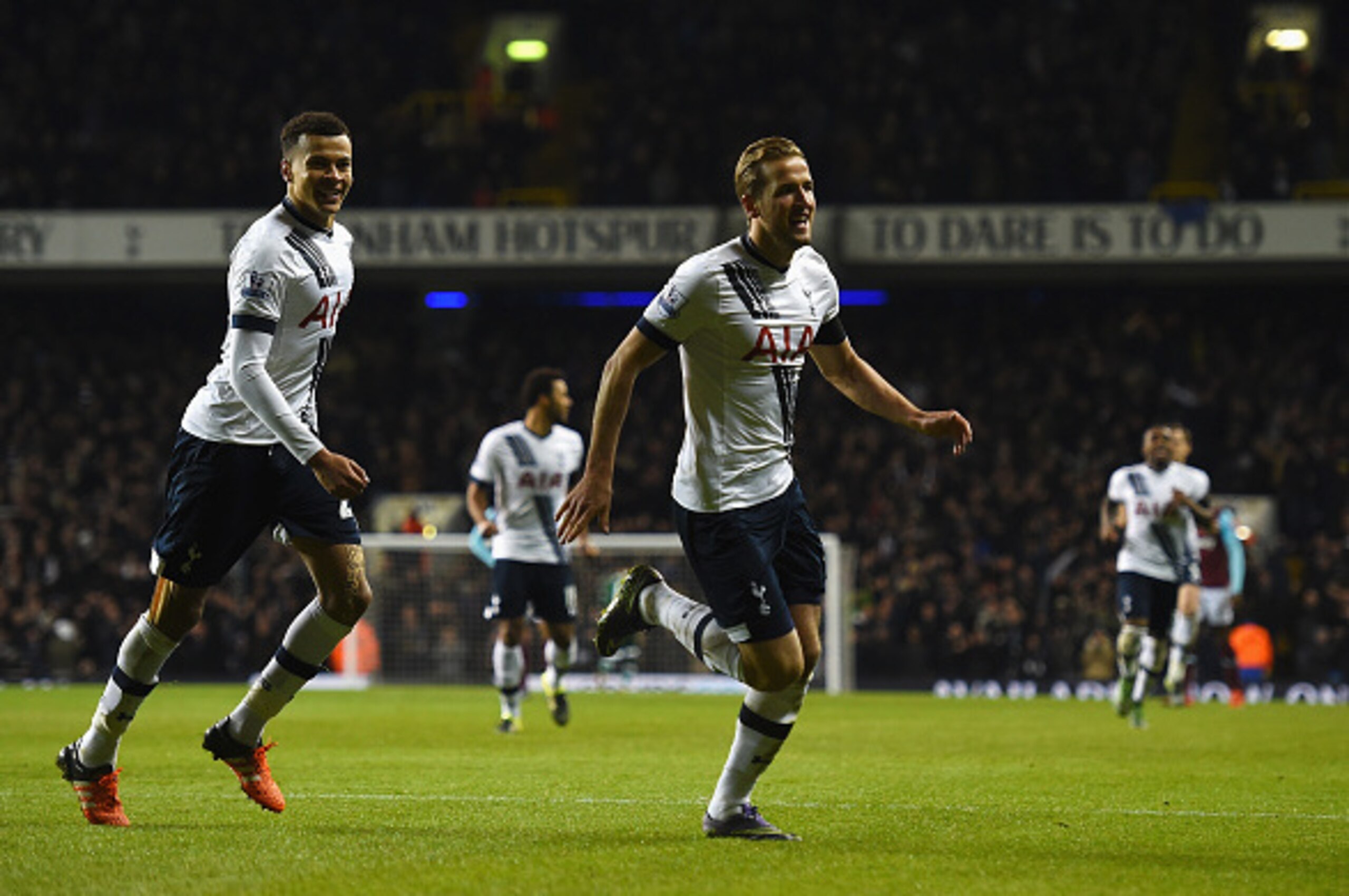 LONDON, ENGLAND - NOVEMBER 22:  Harry Kane of Tottenham Hotspur celebrates scoring his teams third goal during the Barclays Premier League match between Tottenham Hotspur and West Ham United at White Hart Lane on November 22, 2015 in London, England.  (Ph