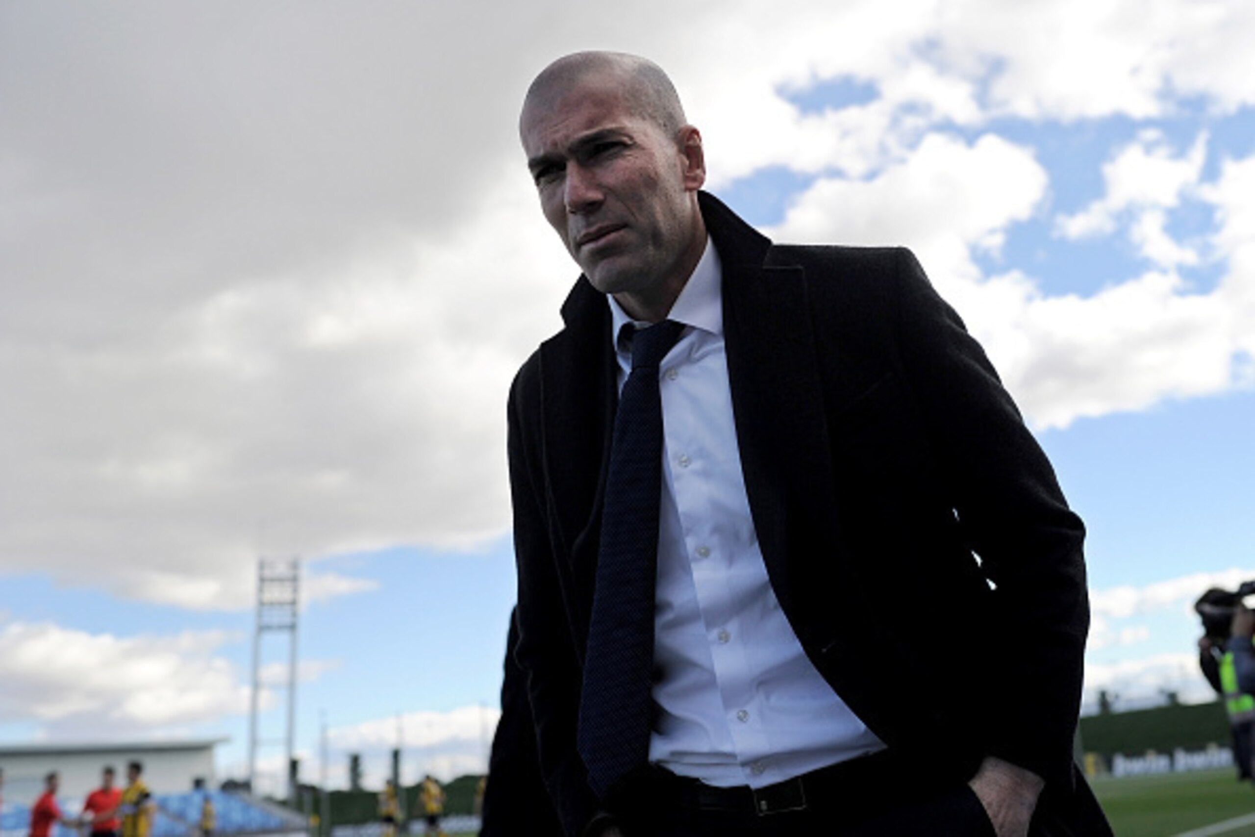 MADRID, SPAIN - FEBRUARY 21:  Head coach Zinedine Zidane of Real Madrid Castilla looks on during the Segunda Division B match between Real Madrid Castilla v Barakaldo CF at estadio Alfredo Di Stefano on February 21, 2015 in Madrid, Spain.  (Photo by Denis