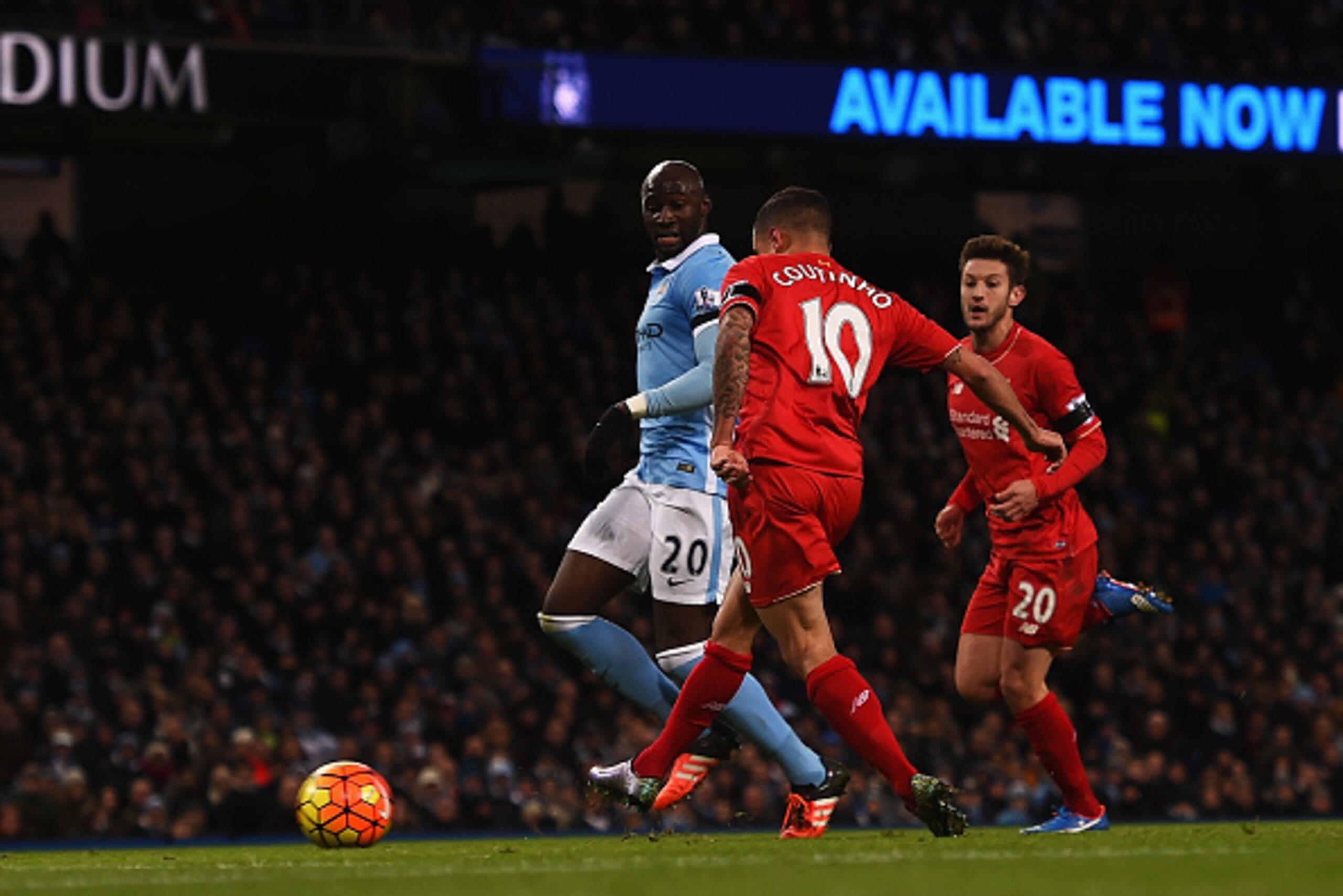 MANCHESTER, ENGLAND - NOVEMBER 21: Philippe Coutinho of Liverpool scores his team's second goal  during the Barclays Premier League match between Manchester City and Liverpool at Etihad Stadium on November 21, 2015 in Manchester, England.  (Photo by Micha