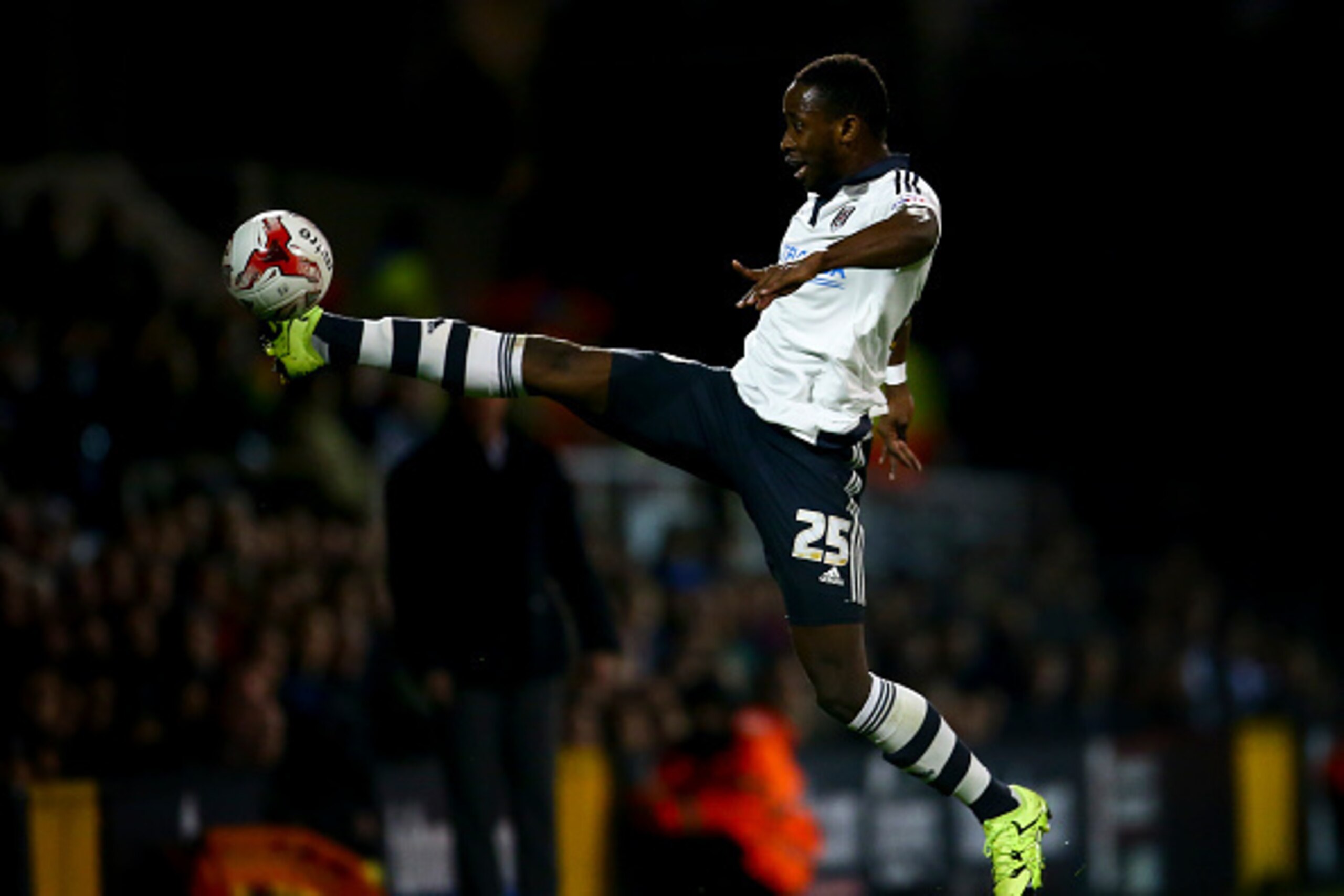 LONDON, ENGLAND - SEPTEMBER 29:  Moussa Dembele of Fulham reaches for a ball during the Sky Bet Football League Championship match between Fulham and Wolverhampton Wanderers at Craven Cottage on September 29, 2015 in London, England.  (Photo by Jordan Man