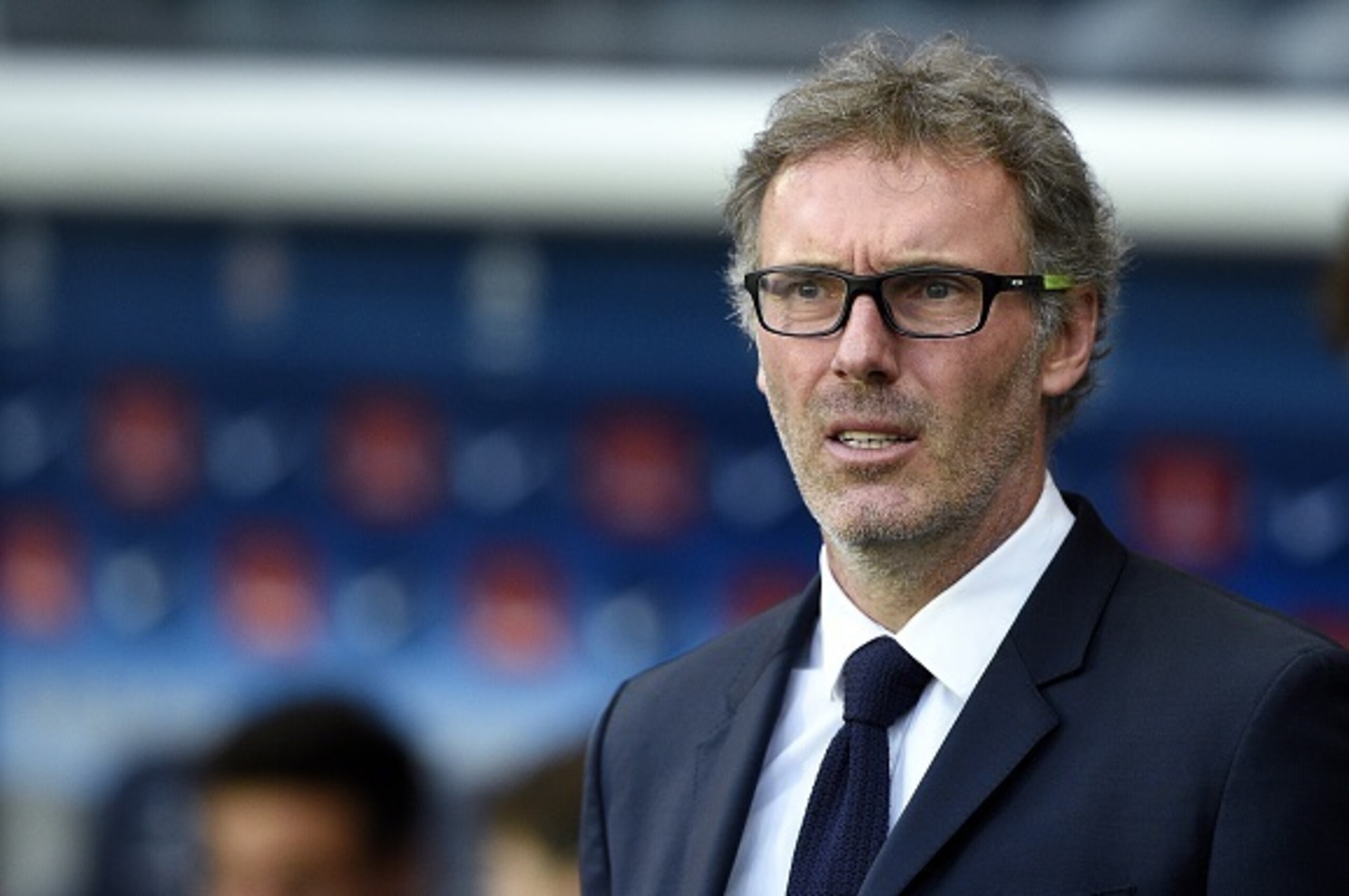 Paris Saint-Germain's French head coach Laurent Blanc attends the French L1 football match between Paris Saint-Germain (PSG) vs Toulouse on November 7, 2015 at the Parc des Princes stadium in Paris. AFP PHOTO / FRANCK FIFE (Photo credit should read Paris Saint-Germain's French head coach Laurent Blanc attends the French L1 football match between Paris Saint-Germain (PSG) vs Toulouse on November 7, 2015 at the Parc des Princes stadium in Paris. AFP PHOTO / FRANCK FIFE (Photo credit should read