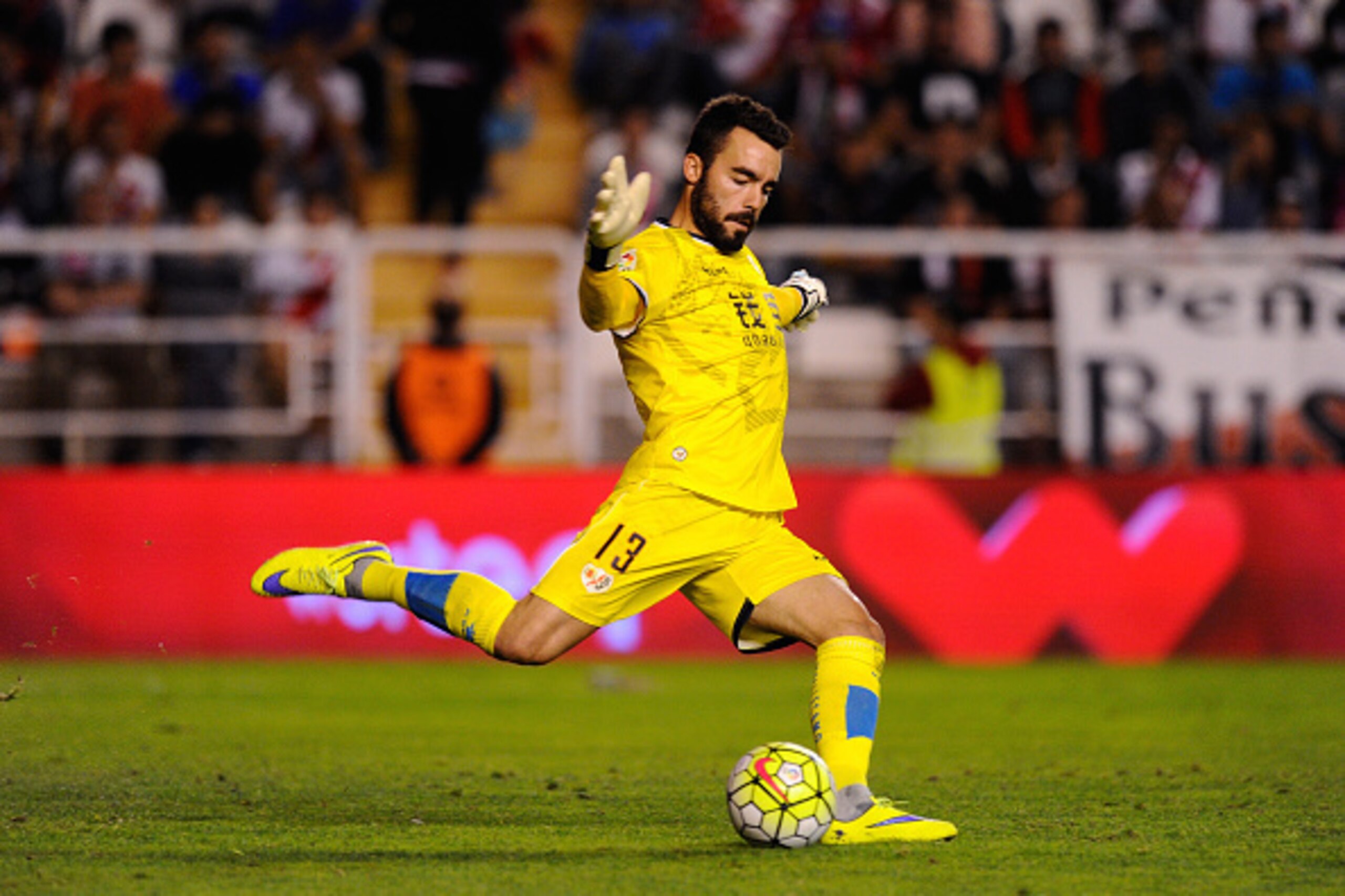 MADRID, SPAIN - SEPTEMBER 14:  Juan Carlos of Rayo Vallecano in action during the La Liga match between Rayo Vallecano and RC Deportivo La Coruna at Estadio Teresa Rivero on September 14, 2015 in Madrid, Spain.  (Photo by Denis Doyle/Getty Images)