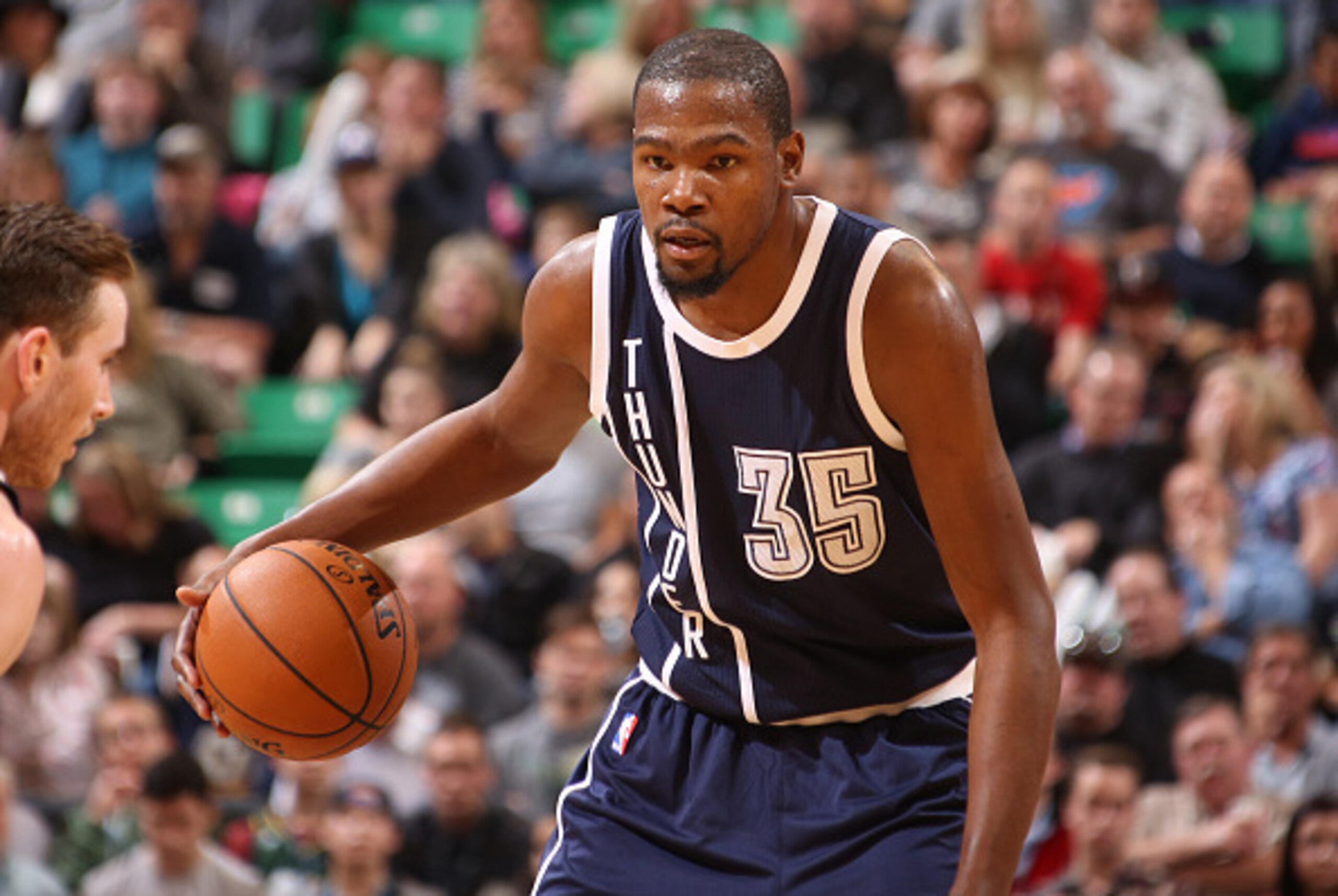 SALT LAKE CITY, UT - NOVEMBER 23:  Kevin Durant #35 of the Oklahoma City Thunder handles the ball against the Utah Jazz at EnergySolutions Arena on November 23, 2015 in Salt Lake City, Utah. NOTE TO USER: User expressly acknowledges and agrees that, by do