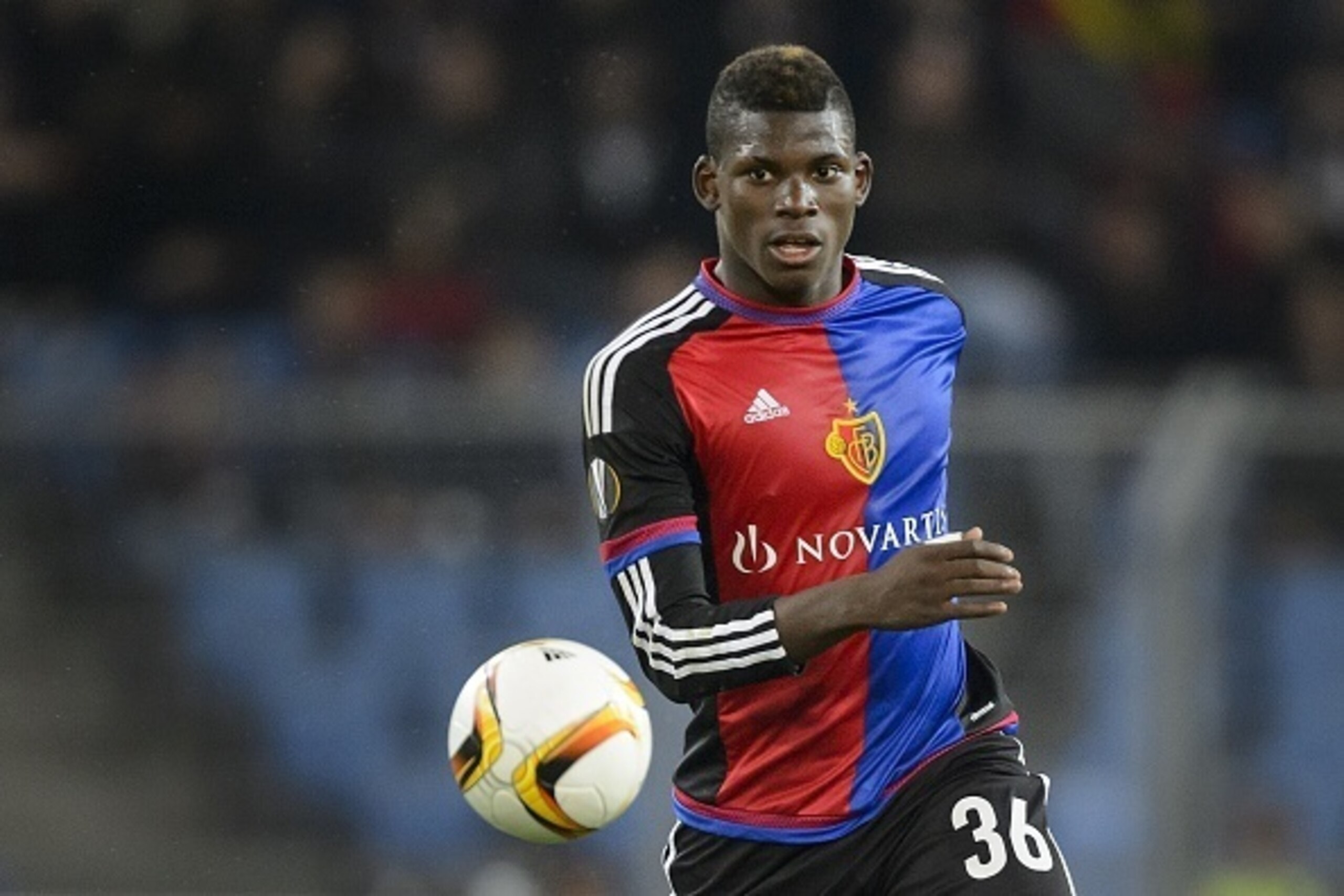 Basel's Swiss forward Breel Embolo controls the ball during the UEFA Europa League football match between FC Basel and KKS Lech Poznan at St. Jakob Park stadium in Basel on October 1, 2015. AFP PHOTO / FABRICE COFFRINI (Photo credit should read FAB Basel's Swiss forward Breel Embolo controls the ball during the UEFA Europa League football match between FC Basel and KKS Lech Poznan at St. Jakob Park stadium in Basel on October 1, 2015. AFP PHOTO / FABRICE COFFRINI (Photo credit should read FAB