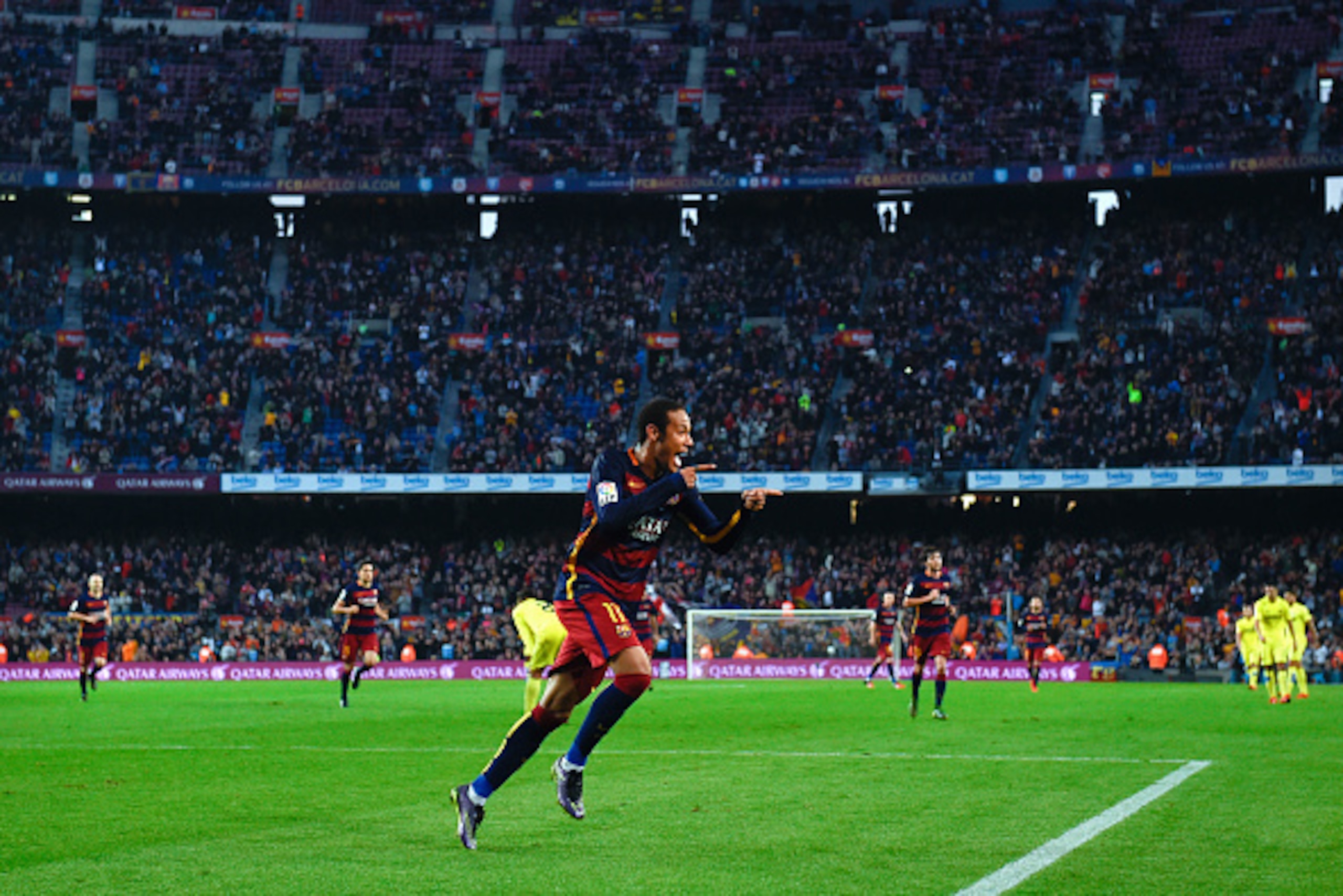 BARCELONA, SPAIN - NOVEMBER 08:  Neymar of FC Barcelona celebrates after scoring his team's third goal during the La Liga match between FC Barcelona and Villarreal CF at Camp Nou on November 8, 2015 in Barcelona, Spain.  (Photo by David Ramos/Getty Images