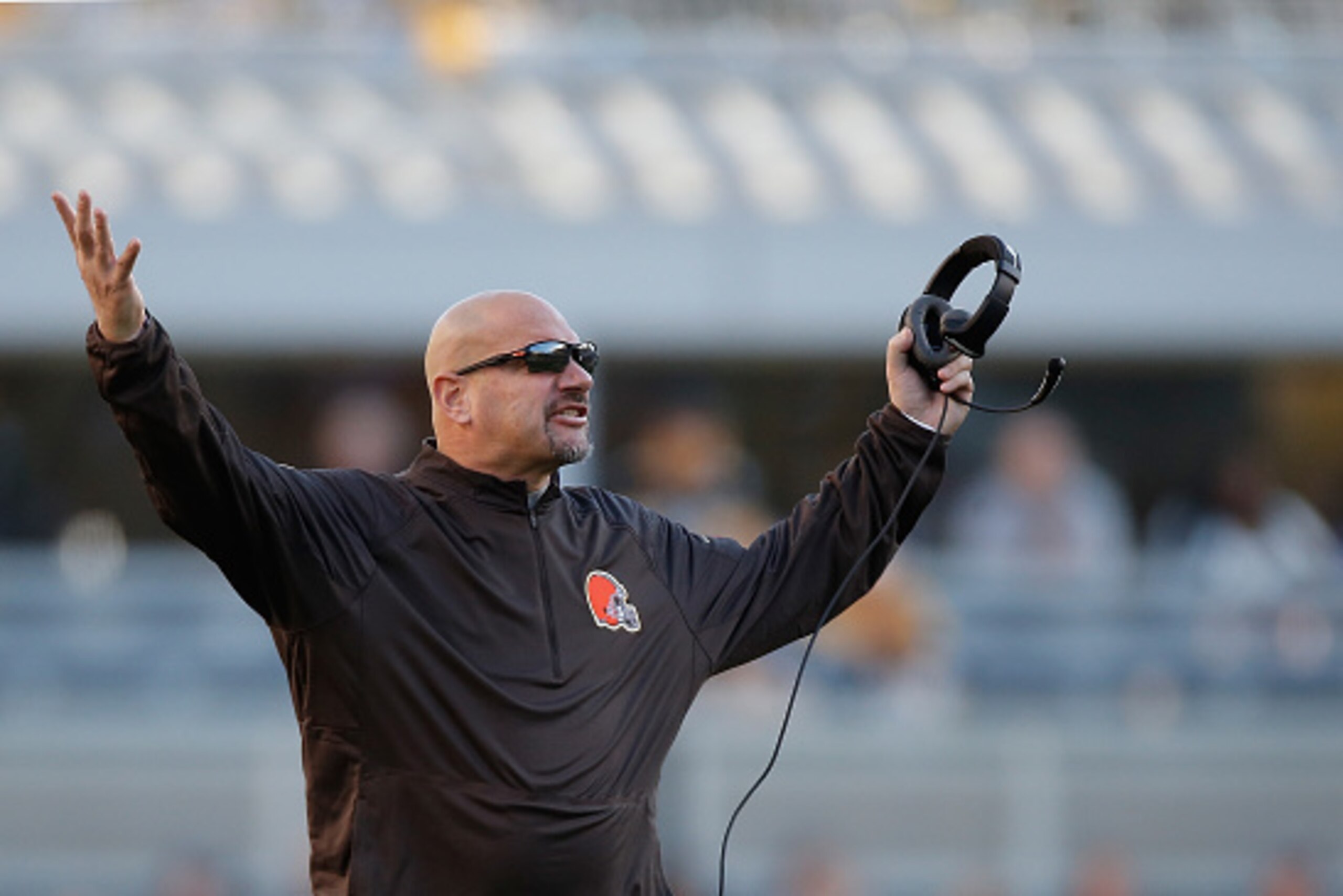 PITTSBURGH, PA - NOVEMBER 15:  Head Coach Mike Pettine of the Cleveland Browns disputes a call during the 2nd half of the game against the Pittsburgh Steelers at Heinz Field on November 15, 2015 in Pittsburgh, Pennsylvania.  (Photo by Gregory Shamus/Getty