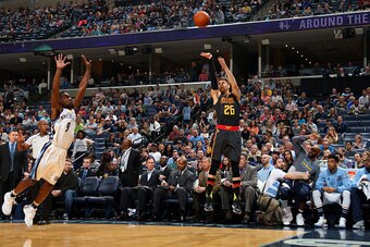 MEMPHIS, TN - NOVEMBER 27:  Kyle Korver #26 of the Atlanta Hawks shoots against Tony Allen #9 of the Memphis Grizzlies on November 27, 2015 at FedExForum in Memphis, Tennessee. NOTE TO USER: User expressly acknowledges and agrees that, by downloading and 