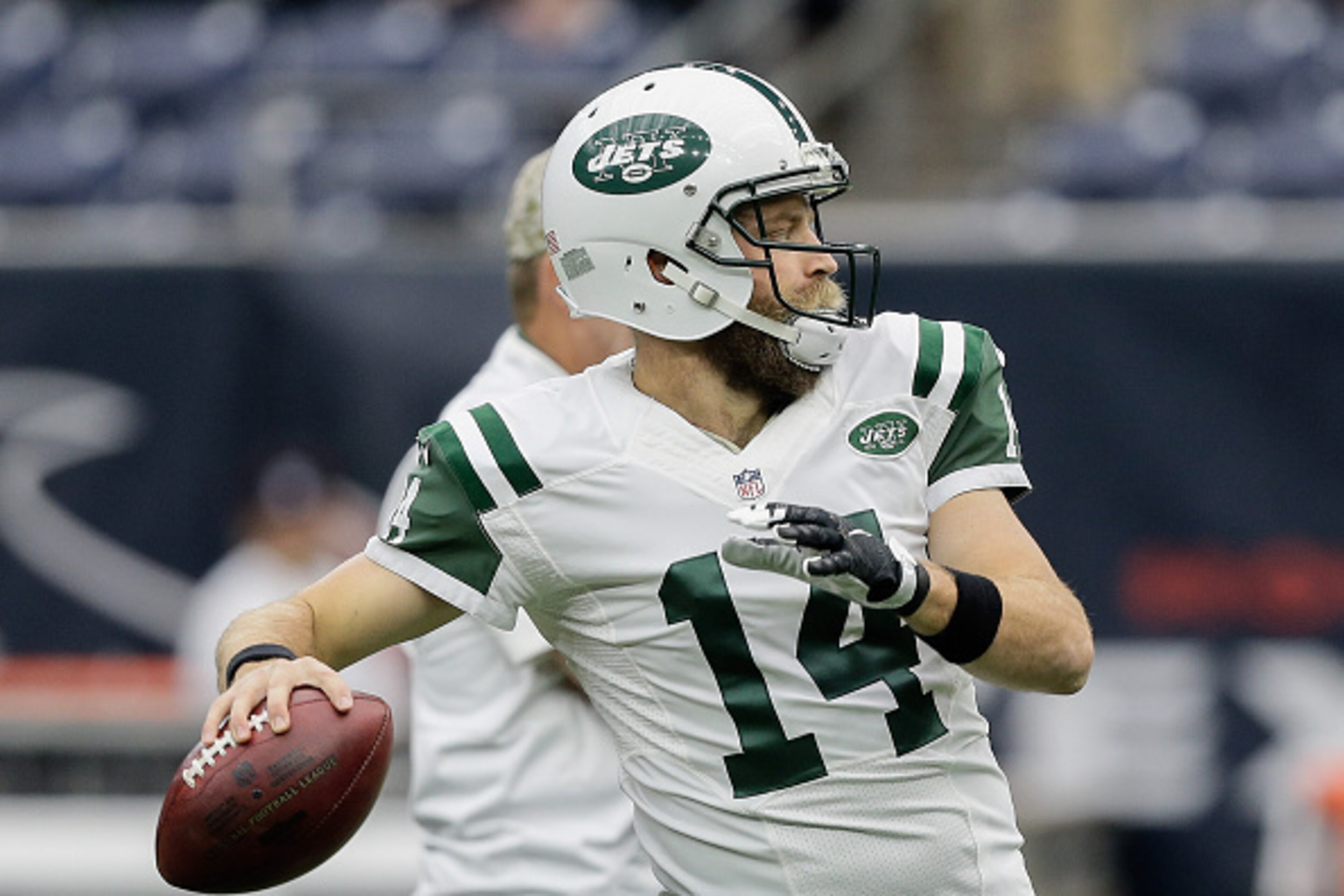 HOUSTON, TX - NOVEMBER 22: Ryan Fitzpatrick #14 of the New York Jets throws downfield during warm ups at NRG Stadium on November 22, 2015 in Houston, Texas. (Photo by Bob Levey/Getty Images) HOUSTON, TX - NOVEMBER 22: Ryan Fitzpatrick #14 of the New York Jets throws downfield during warm ups at NRG Stadium on November 22, 2015 in Houston, Texas. (Photo by Bob Levey/Getty Images)