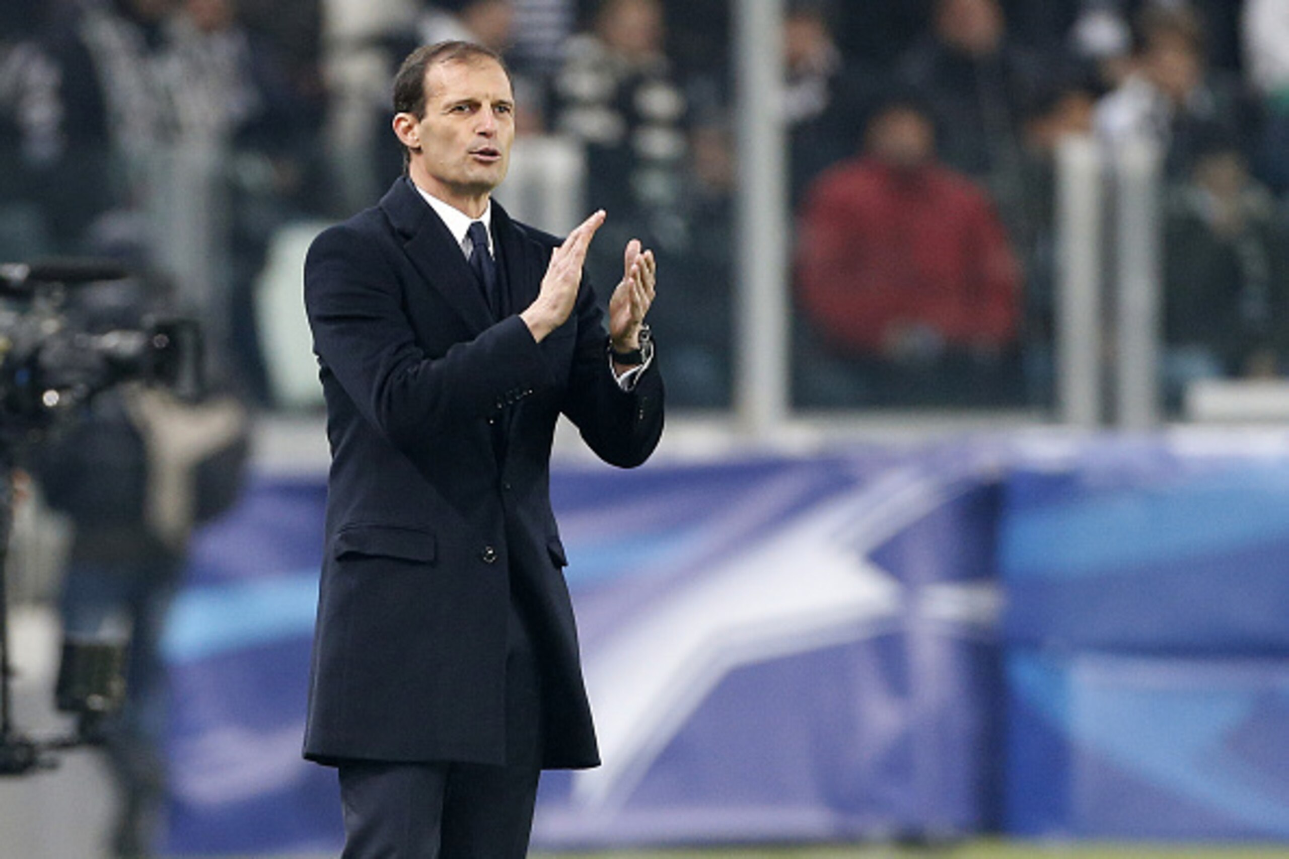 TURIN, ITALY - NOVEMBER 25: Coach of Juventus Massimiliano Allegri reacts during the UEFA Champions League match between Juventus Turin and Manchester City FC at Juventus Stadium on November 25, 2015 in Turin, Italy. (Photo by Jean Catuffe/Getty Images)