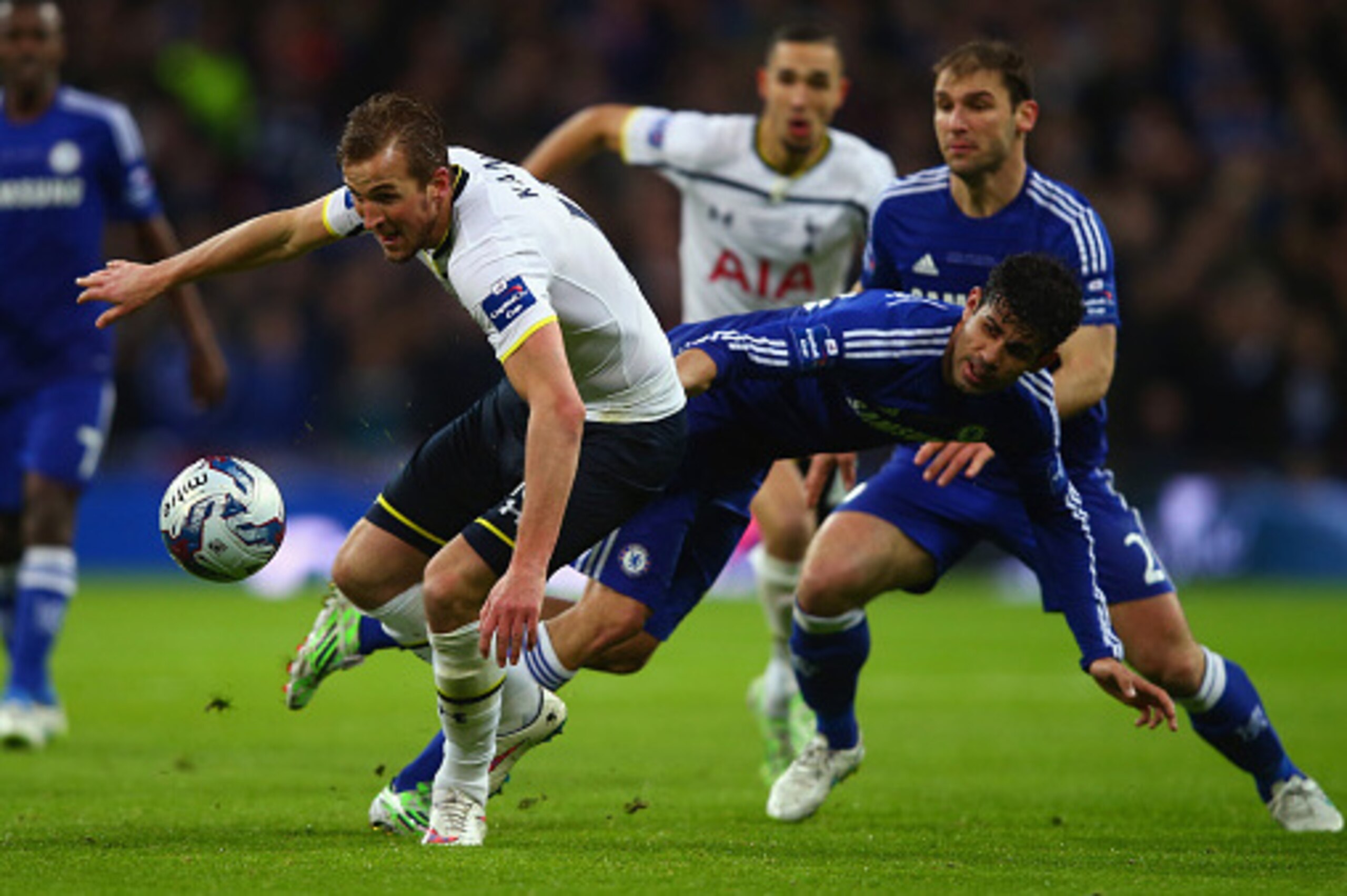 LONDON, ENGLAND - MARCH 01: Diego Costa of Chelsea pulls on the shirt of Harry Kane of Spurs during the Capital One Cup Final match between Chelsea and Tottenham Hotspur at Wembley Stadium on March 1, 2015 in London, England. (Photo by Clive Rose/Getty LONDON, ENGLAND - MARCH 01: Diego Costa of Chelsea pulls on the shirt of Harry Kane of Spurs during the Capital One Cup Final match between Chelsea and Tottenham Hotspur at Wembley Stadium on March 1, 2015 in London, England. (Photo by Clive Rose/Getty