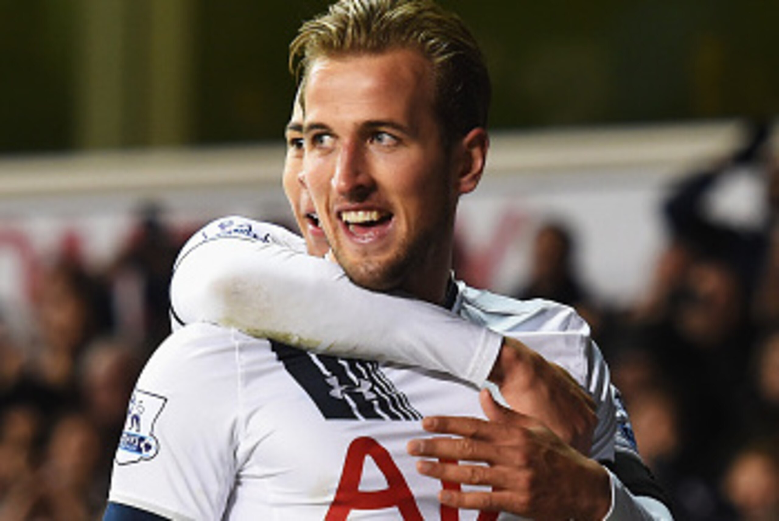 LONDON, ENGLAND - NOVEMBER 22: Harry Kane of Tottenham Hotspur celebrates scoring his teams third goal during the Barclays Premier League match between Tottenham Hotspur and West Ham United at White Hart Lane on November 22, 2015 in London, England. (Ph LONDON, ENGLAND - NOVEMBER 22: Harry Kane of Tottenham Hotspur celebrates scoring his teams third goal during the Barclays Premier League match between Tottenham Hotspur and West Ham United at White Hart Lane on November 22, 2015 in London, England. (Ph