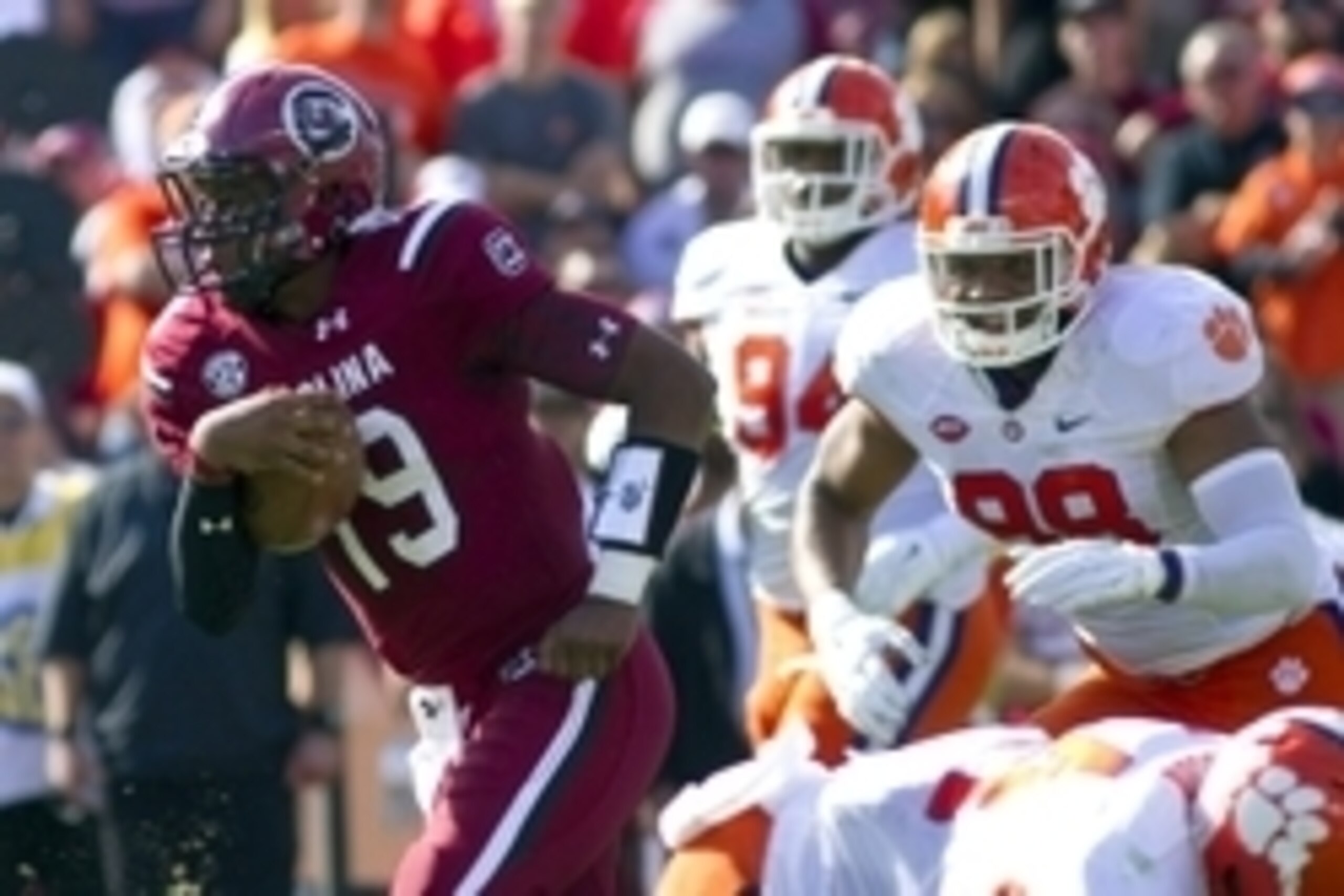 Nov 28, 2015; Columbia, SC, USA; South Carolina Gamecocks quarterback Lorenzo Nunez (19) carries the ball during the first half against the Clemson Tigers at Williams-Brice Stadium. Mandatory Credit: Joshua S. Kelly-USA TODAY Sports