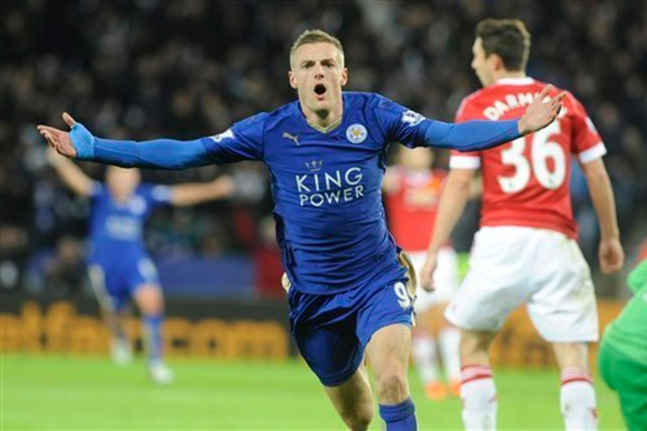 Jamie Vardy celebrates his record-breaking goal