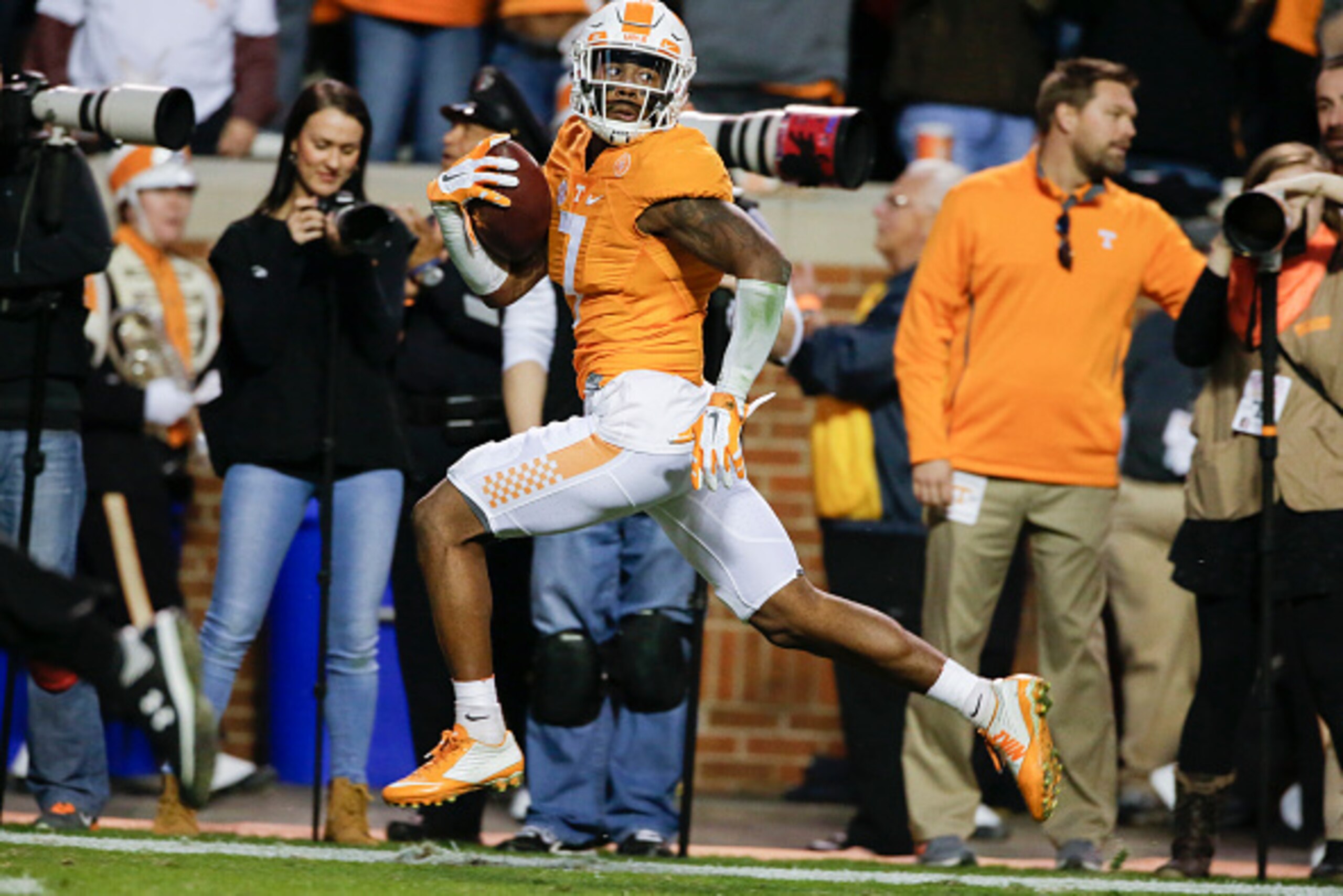 KNOXVILLE, TN - NOVEMBER 28:   Cameron Sutton #7 of the Tennessee Volunteers runs all the way to the end zone against the Vanderbilt Commodores in a game at Neyland Stadium on November 28, 2015 in Knoxville, Tennessee.  (Photo by Patrick Murphy-Racey/Gett