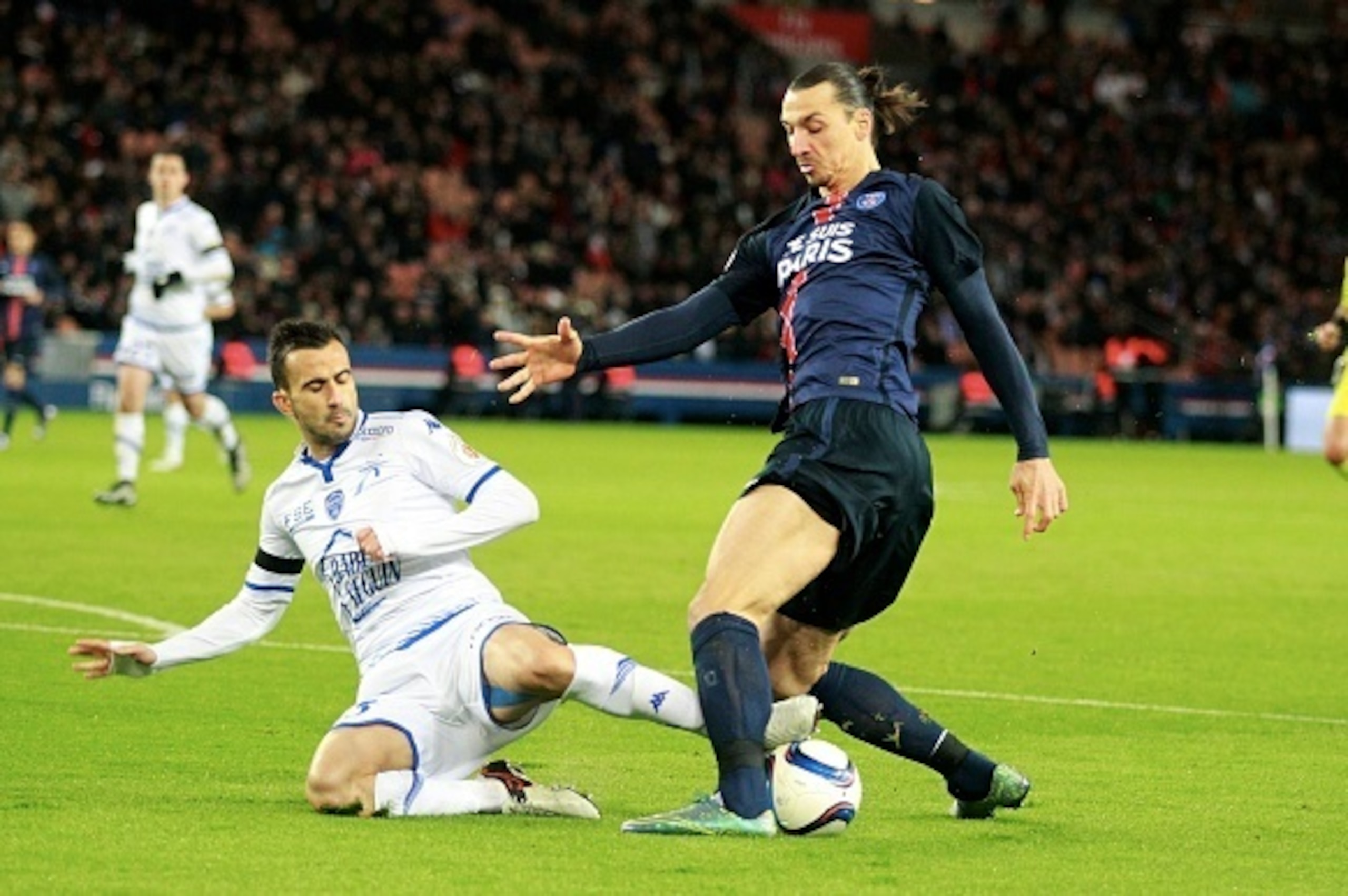 PARIS, FRANCE - NOVEMBER 28:  Zlatan Ibrahimovic of Paris Saint-Germain in action during the French  Ligue 1 between Paris Saint-Germain and ESTAC Troyes at Parc Des Princes on november 28, 2015 in Paris, France.  (Photo by Xavier Laine/Getty Images)