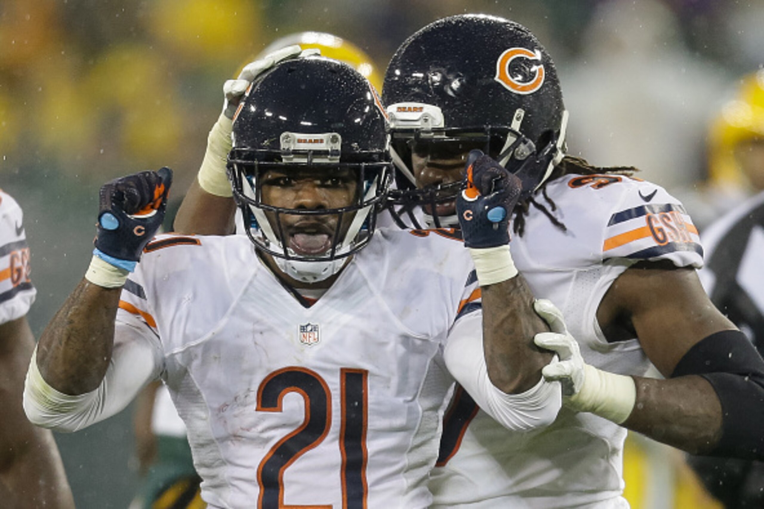 GREEN BAY, WI - NOVEMBER 26:  Tracy Porter #21 of the Chicago Bears reacts after intercepting the football in the fourth quarter against the Green Bay Packers at Lambeau Field on November 26, 2015 in Green Bay, Wisconsin. The Chicago Bears defeated the Gr