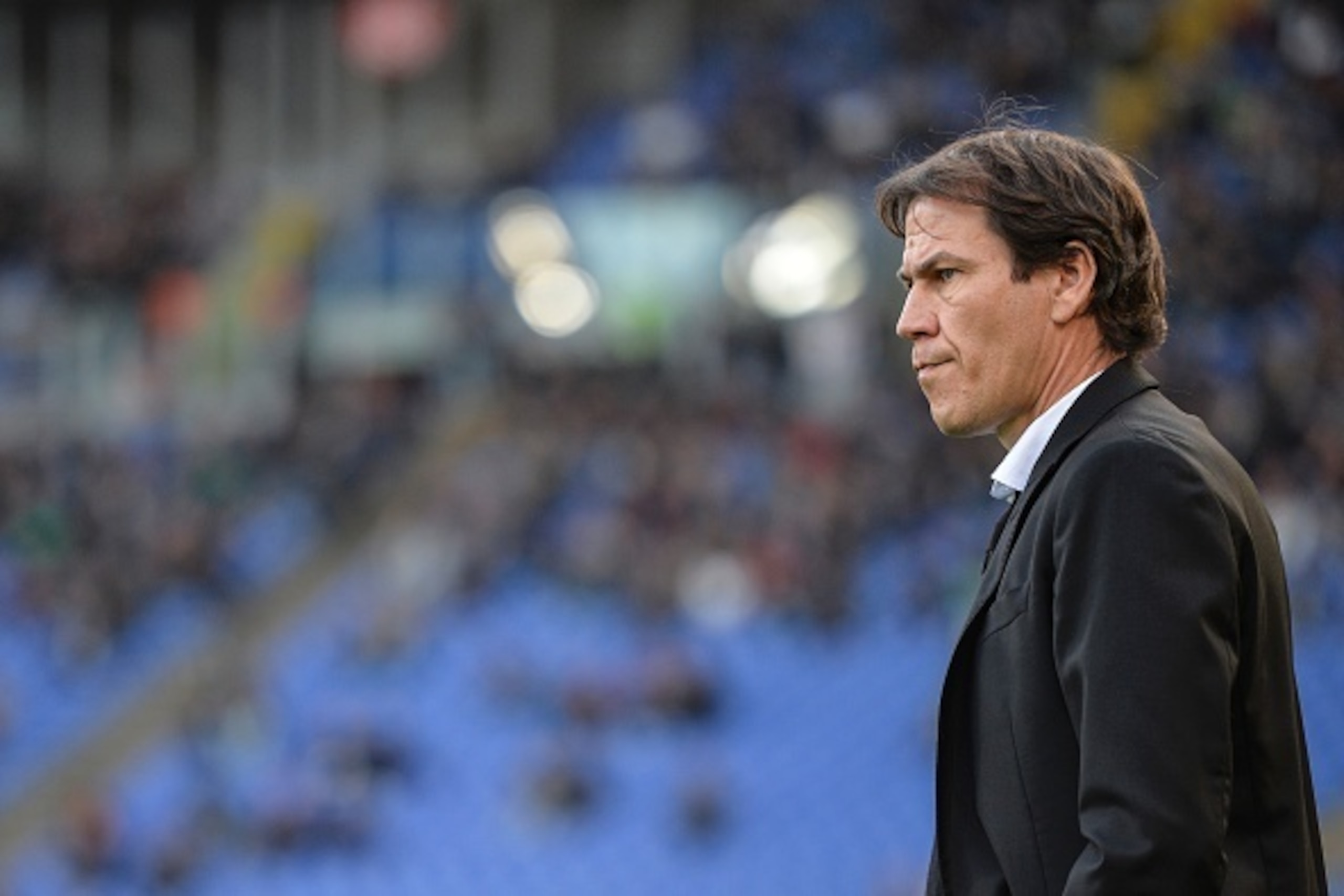Roma's coach from France Rudi Garcia looks on before the Italian Serie A football match AS Roma vs Atalanta on November 29, 2015 at Rome's Olympic stadium. AFP PHOTO / ANDREAS SOLARO / AFP / ANDREAS SOLARO        (Photo credit should read ANDREAS SOLARO/A