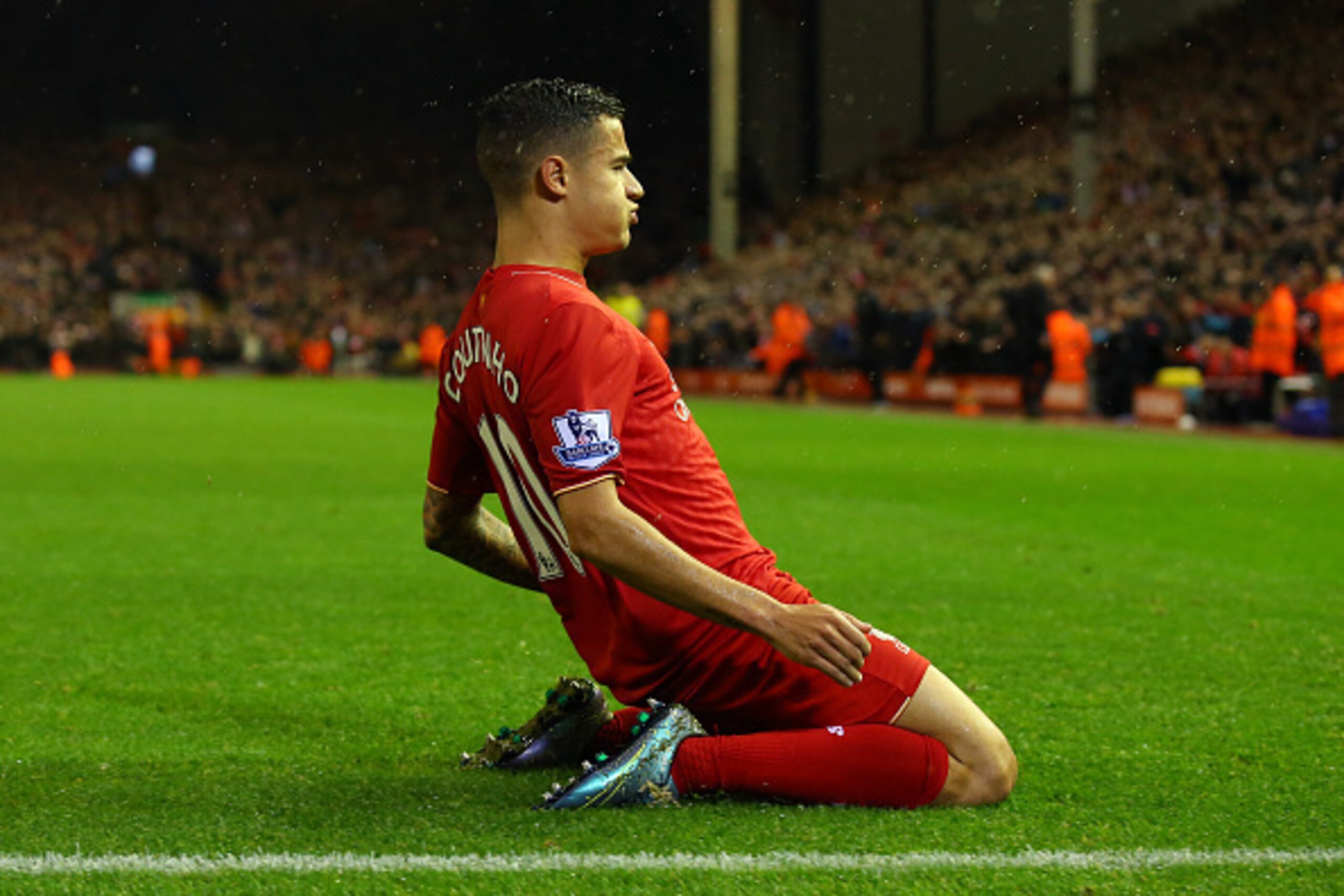 LIVERPOOL, ENGLAND - NOVEMBER 08:  Philippe Coutinho of Liverpool celebrates scoring his side's first goal during the Barclays Premier League match between Liverpool and Crystal Palace at Anfield on November 8, 2015 in Liverpool, England.  (Photo by Alex 