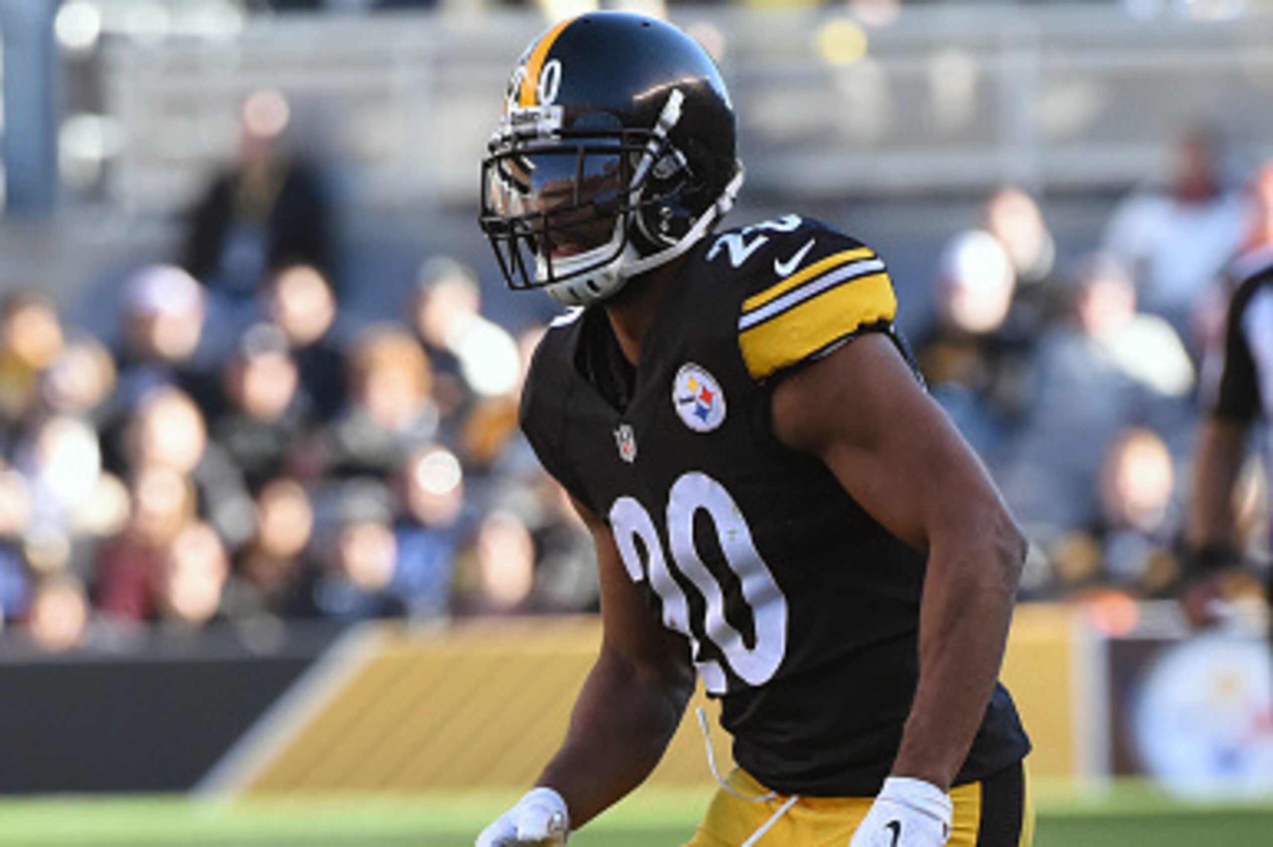 PITTSBURGH, PA - NOVEMBER 15:  Safety Will Allen #20 of the Pittsburgh Steelers pursues the play during a game against the Cleveland Browns at Heinz Field on November 15, 2015 in Pittsburgh, Pennsylvania.  The Steelers defeated the Browns 30-9. (Photo by 
