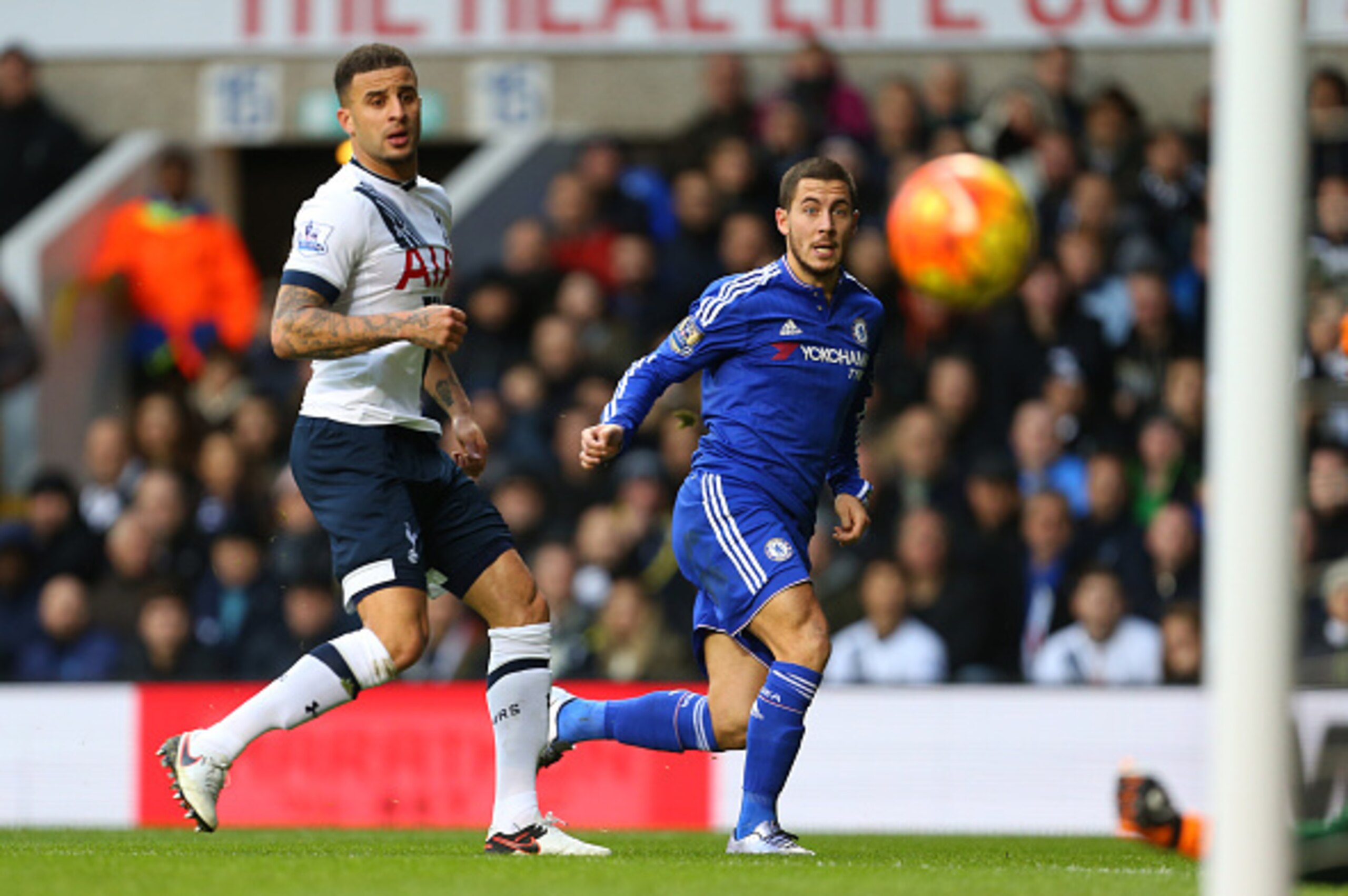 LONDON, ENGLAND - NOVEMBER 29:  Eden Hazard of Chelsea shoots during the Barclays Premier League match between Tottenham Hotspur and Chelsea at White Hart Lane on November 29, 2015 in London, England.  (Photo by Catherine Ivill - AMA/Getty Images)