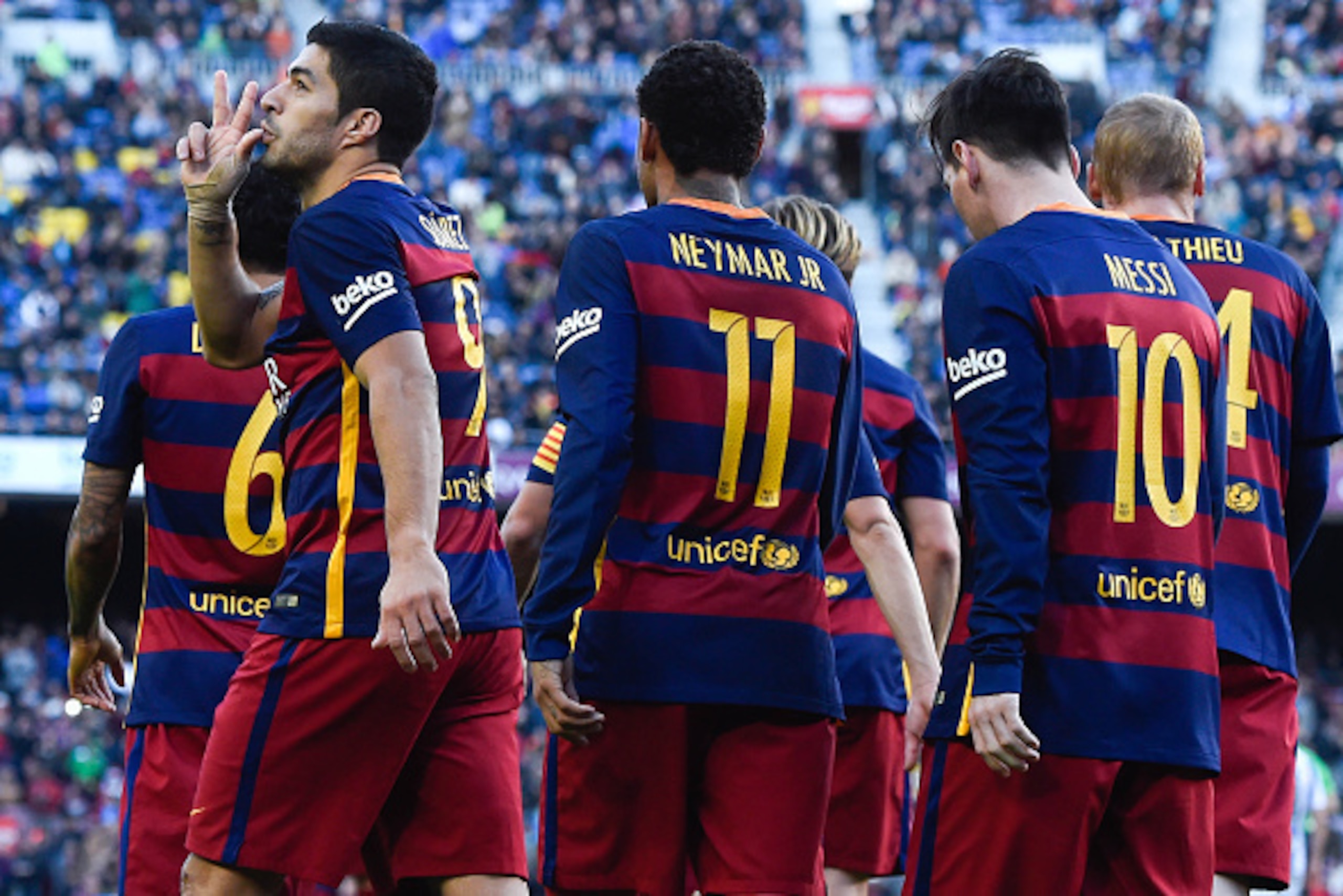 BARCELONA, SPAIN - NOVEMBER 28: Luis Suarez (L) of FC Barcelona celebrates after scoring his team's second goal during the La Liga match between FC Barcelona and Real Sociedad de Futbol at Camp Nou on November 28, 2015 in Barcelona, Spain. (Photo by Dav BARCELONA, SPAIN - NOVEMBER 28: Luis Suarez (L) of FC Barcelona celebrates after scoring his team's second goal during the La Liga match between FC Barcelona and Real Sociedad de Futbol at Camp Nou on November 28, 2015 in Barcelona, Spain. (Photo by Dav