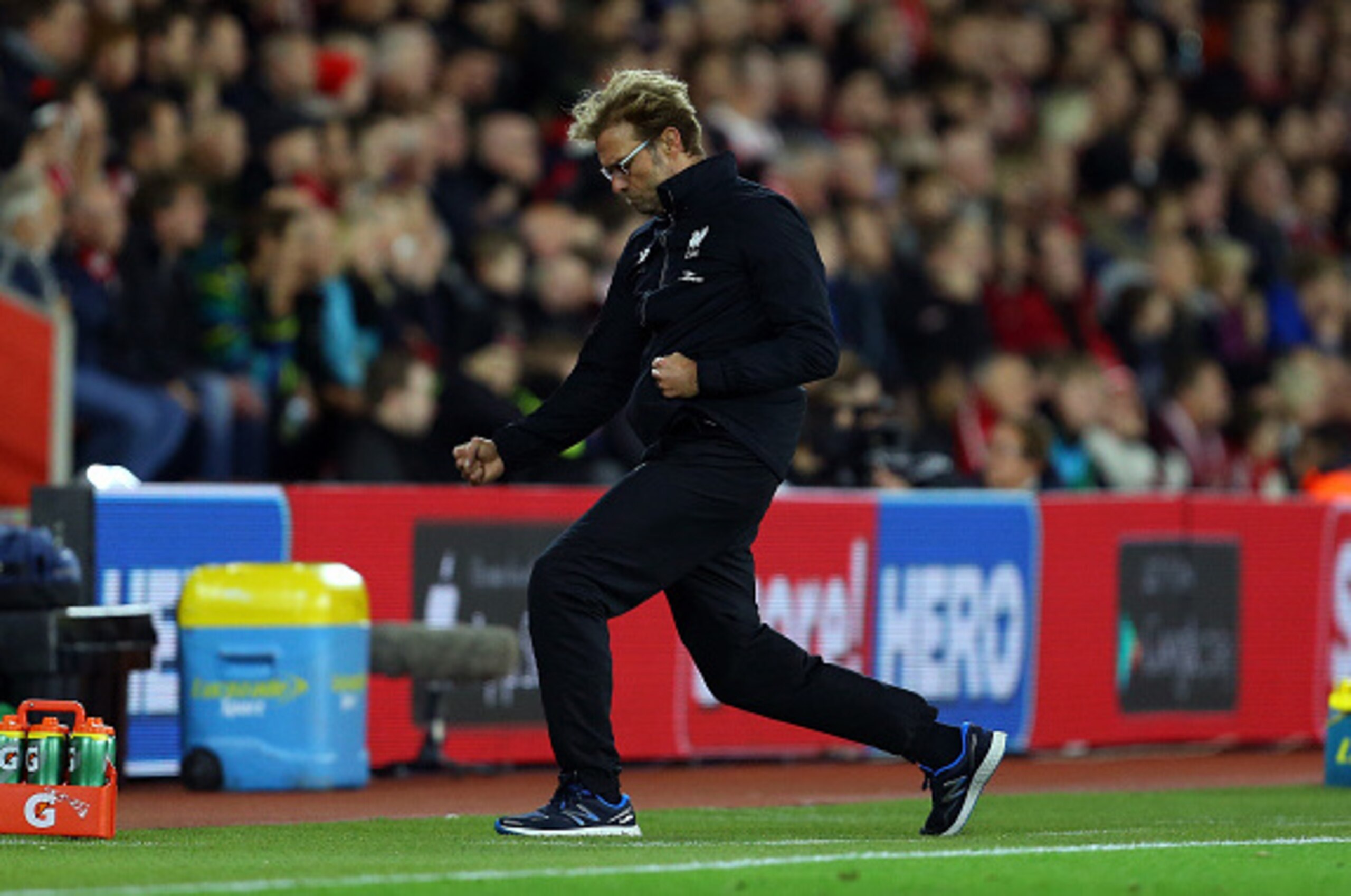 SOUTHAMPTON, ENGLAND - DECEMBER 02:  Jurgen Klopp manager of Liverpool celebrates after Daniel Sturridge of Liverpool scores to make it 1-2 during the Capital One Cup Quarter Final between Southampton and Liverpool at St Mary's Stadium on December 2, 2015
