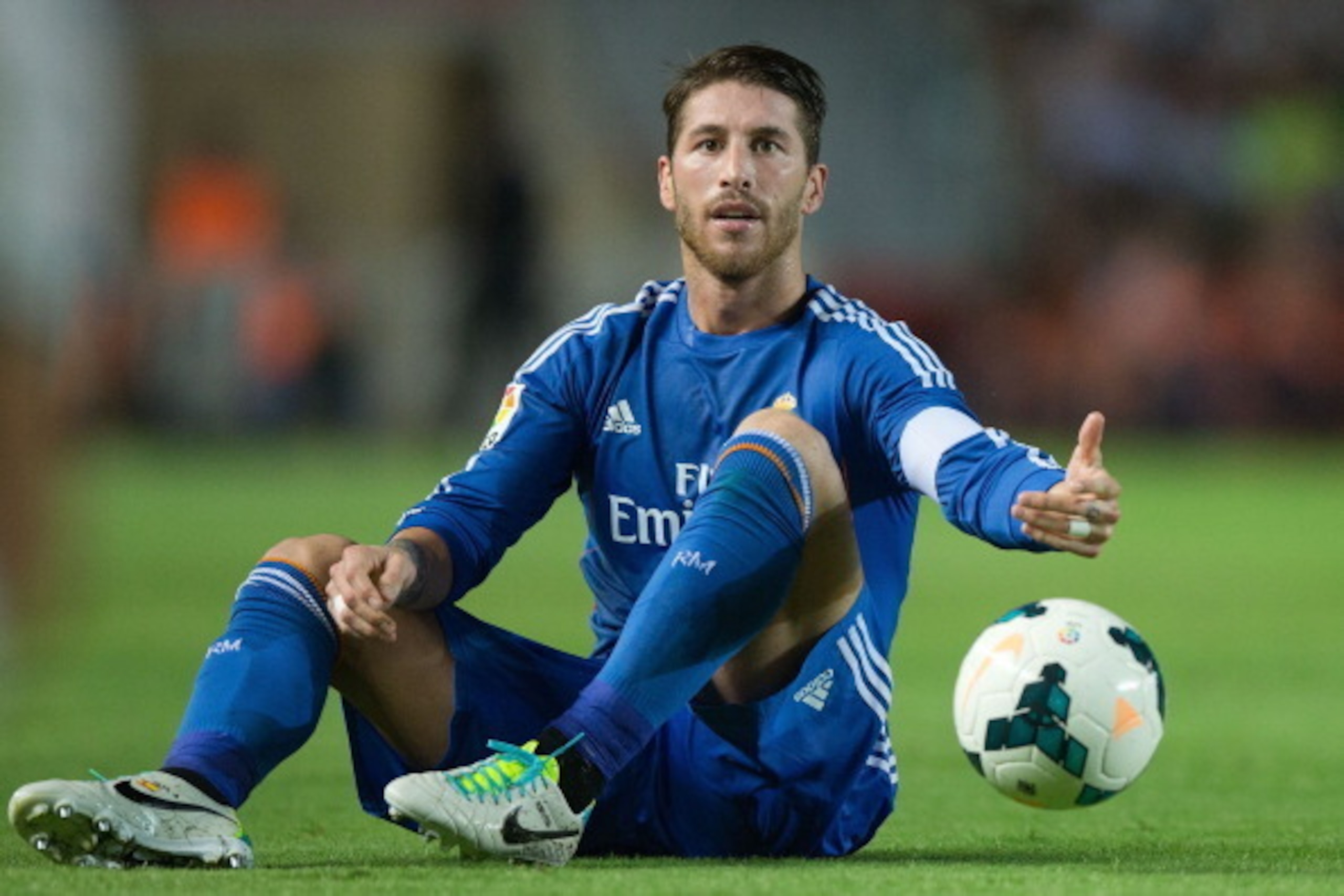 ELCHE, SPAIN - SEPTEMBER 25:  Sergio Ramos of Real Madrid CF reacts annoyed after a fault during the La Liga match between Elche FC and Real Madrid CF at Estadio Manuel Martinez Valero on September 25, 2013 in Elche, Spain.  (Photo by Gonzalo Arroyo Moren