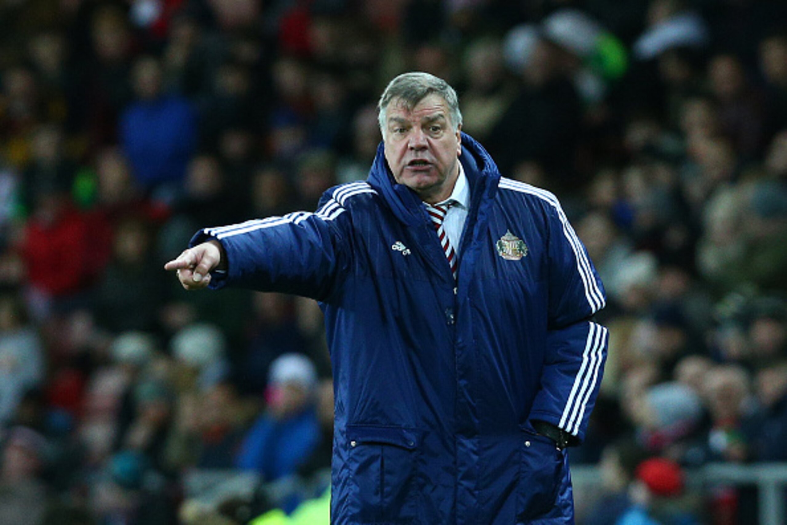 SUNDERLAND, ENGLAND - NOVEMBER 28 :  Sunderland manager Sam Allardyce gestures from the sideline during the Barclays Premier League match between Sunderland AFC and Stoke City FC at the Stadium of Light on November 28, 2015 in Sunderland, United Kingdom. 
