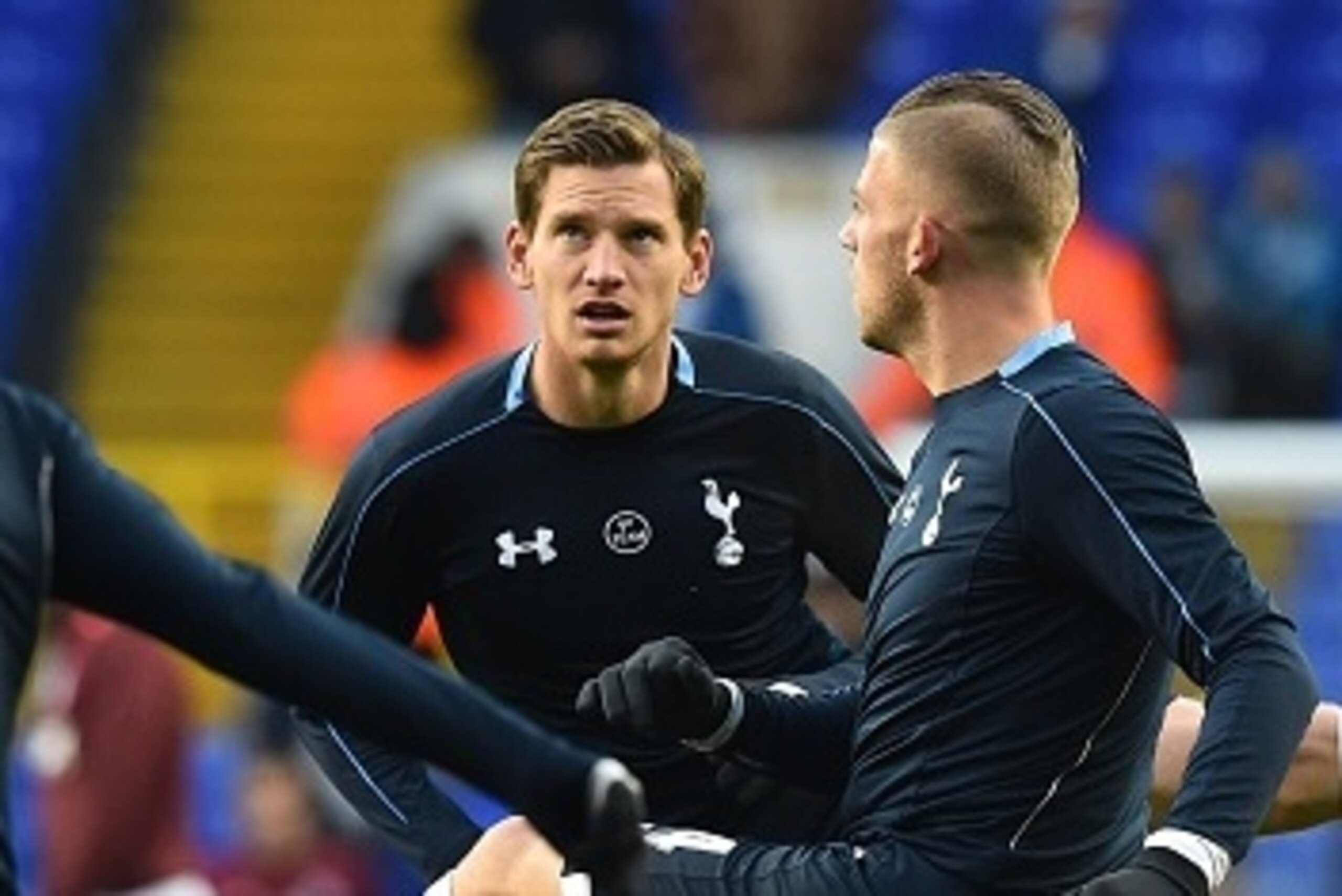Tottenham Hotspur's Belgian defender Jan Vertonghen and Tottenham Hotspur's Belgian defender Toby Alderweireld (R) warm up ahead of the English Premier League football match between Tottenham Hotspur and West Ham United at White Hart Lane in north London 