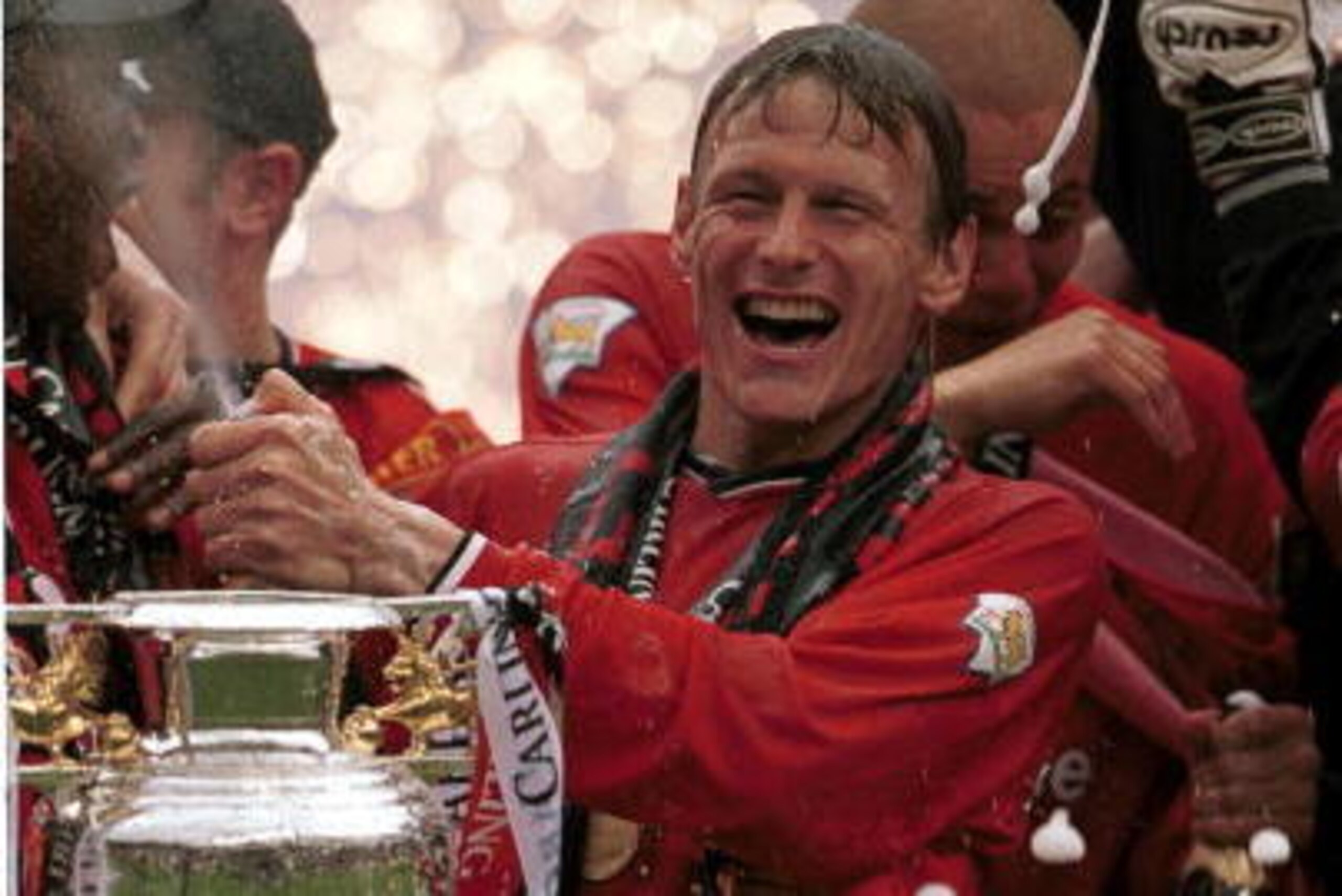 5 May 2001:  Teddy Sheringham with the FA Carling Premiership trophy after the FA Carling Premiership match between Manchester United v Derby County at Old Trafford, Manchester. Mandatory Credit: Alex Livesey/ALLSPORT