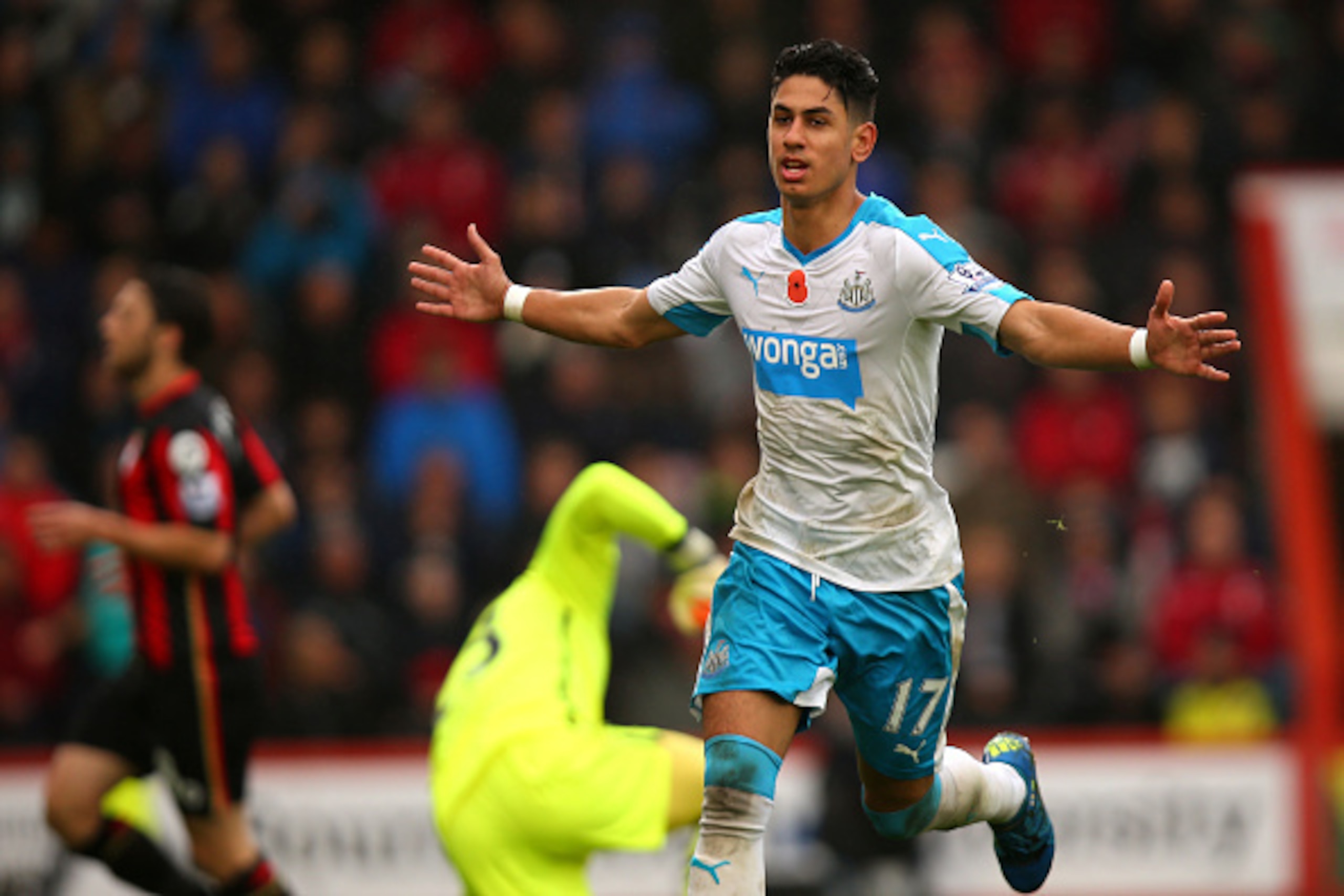 BOURNEMOUTH, ENGLAND - NOVEMBER 07: Ayoze Perez of Newcastle United celebrates scoring his team's first goal during the Barclays Premier League match between A.F.C. Bournemouth and Newcastle United at Vitality Stadium on November 7, 2015 in Bournemouth, BOURNEMOUTH, ENGLAND - NOVEMBER 07: Ayoze Perez of Newcastle United celebrates scoring his team's first goal during the Barclays Premier League match between A.F.C. Bournemouth and Newcastle United at Vitality Stadium on November 7, 2015 in Bournemouth,