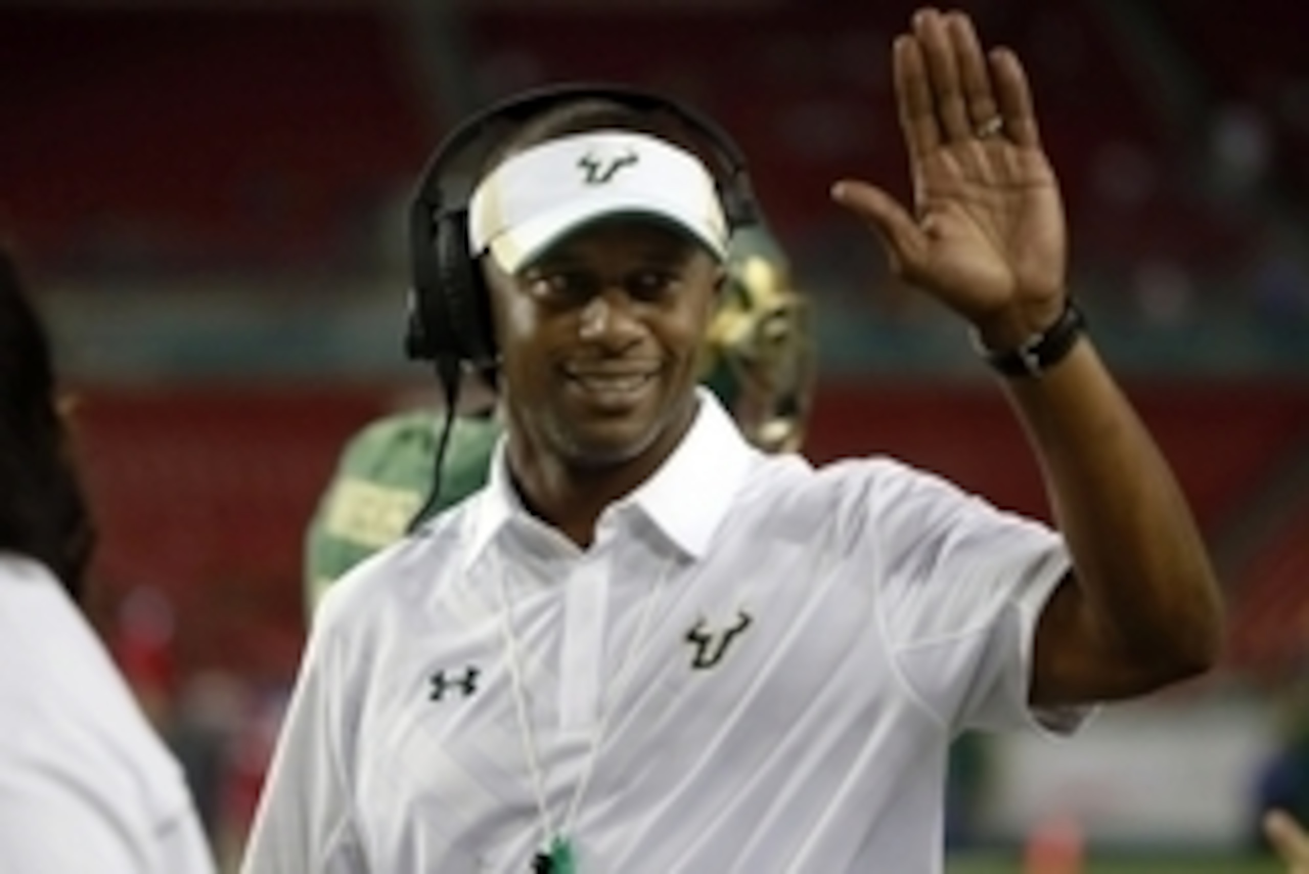 Nov 20, 2015; Tampa, FL, USA; South Florida Bulls head coach Willie Taggart high fives on the sidelines during the first quarter against the Cincinnati Bearcats at Raymond James Stadium. Mandatory Credit: Kim Klement-USA TODAY Sports
