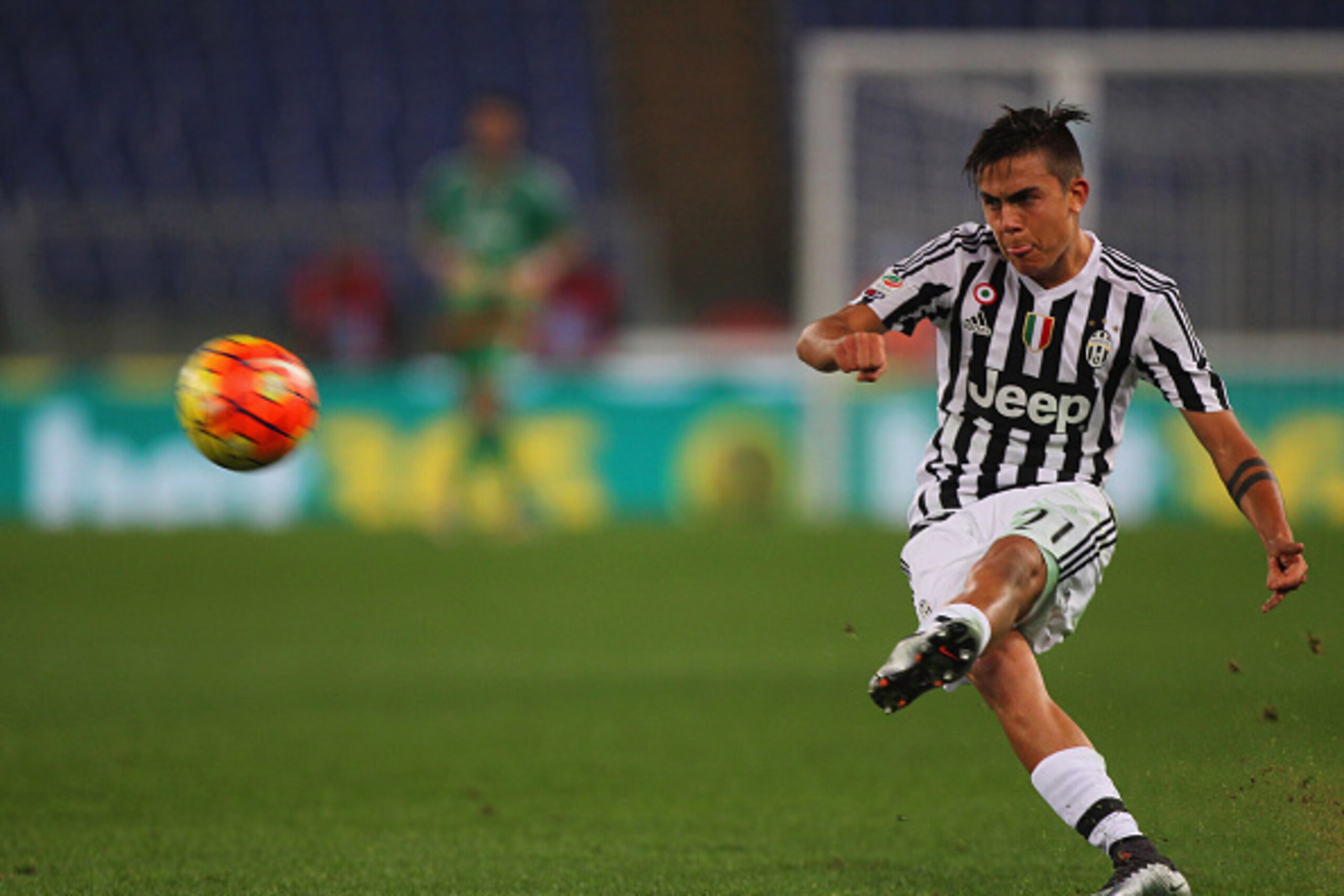 ROME, ITALY - DECEMBER 04: Paulo Dybala of Juventus FC kicks the ball during the Serie A match between SS Lazio and Juventus FC at Stadio Olimpico on December 4, 2015 in Rome, Italy. (Photo by Paolo Bruno/Getty Images) ROME, ITALY - DECEMBER 04: Paulo Dybala of Juventus FC kicks the ball during the Serie A match between SS Lazio and Juventus FC at Stadio Olimpico on December 4, 2015 in Rome, Italy. (Photo by Paolo Bruno/Getty Images)