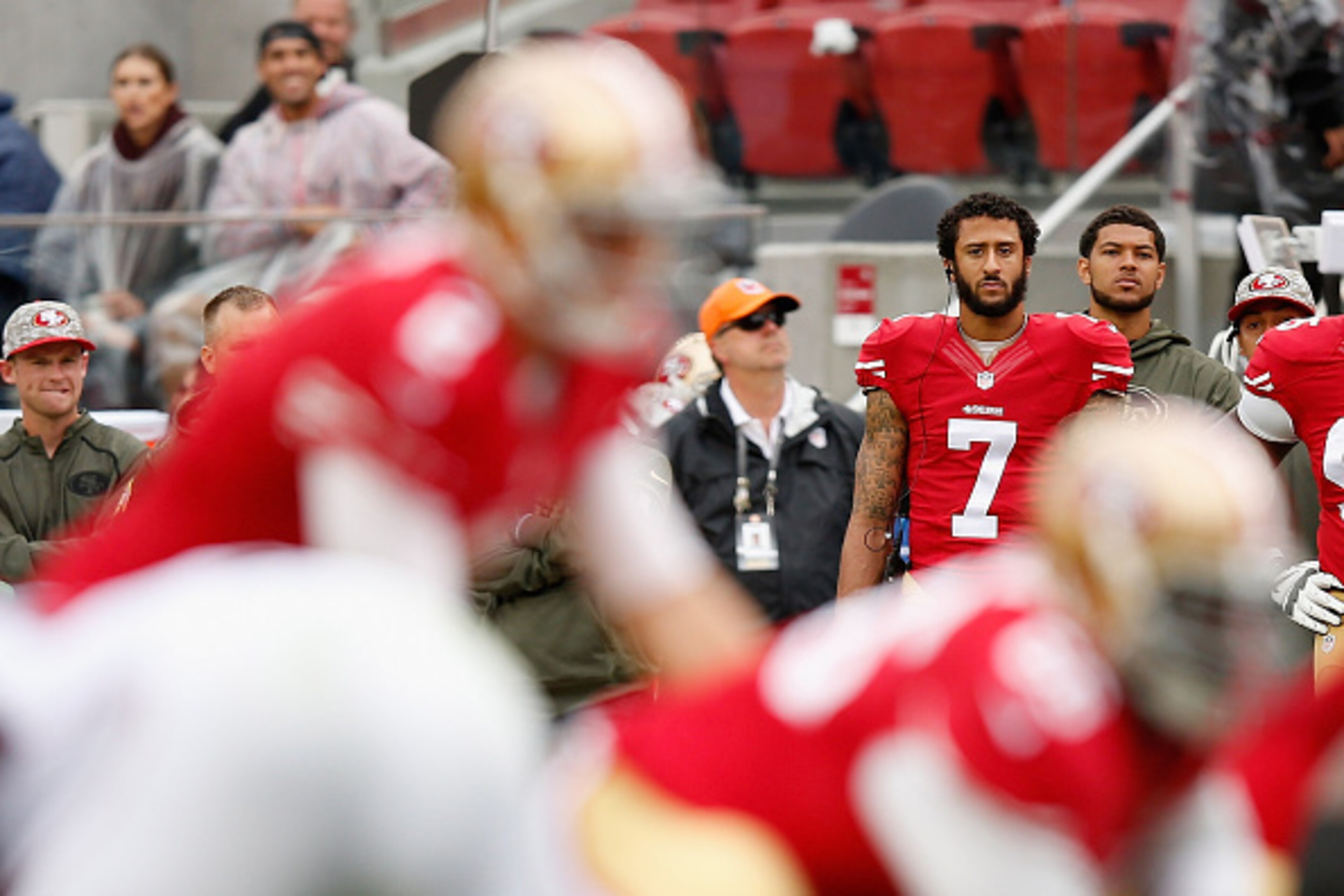 SANTA CLARA, CA - NOVEMBER 08:  Colin Kaepernick #7 of the San Francisco 49ers watches Blaine Gabbert #2 play quarterback during their game against the Atlanta Falcons at Levi's Stadium on November 8, 2015 in Santa Clara, California.  (Photo by Ezra Shaw/