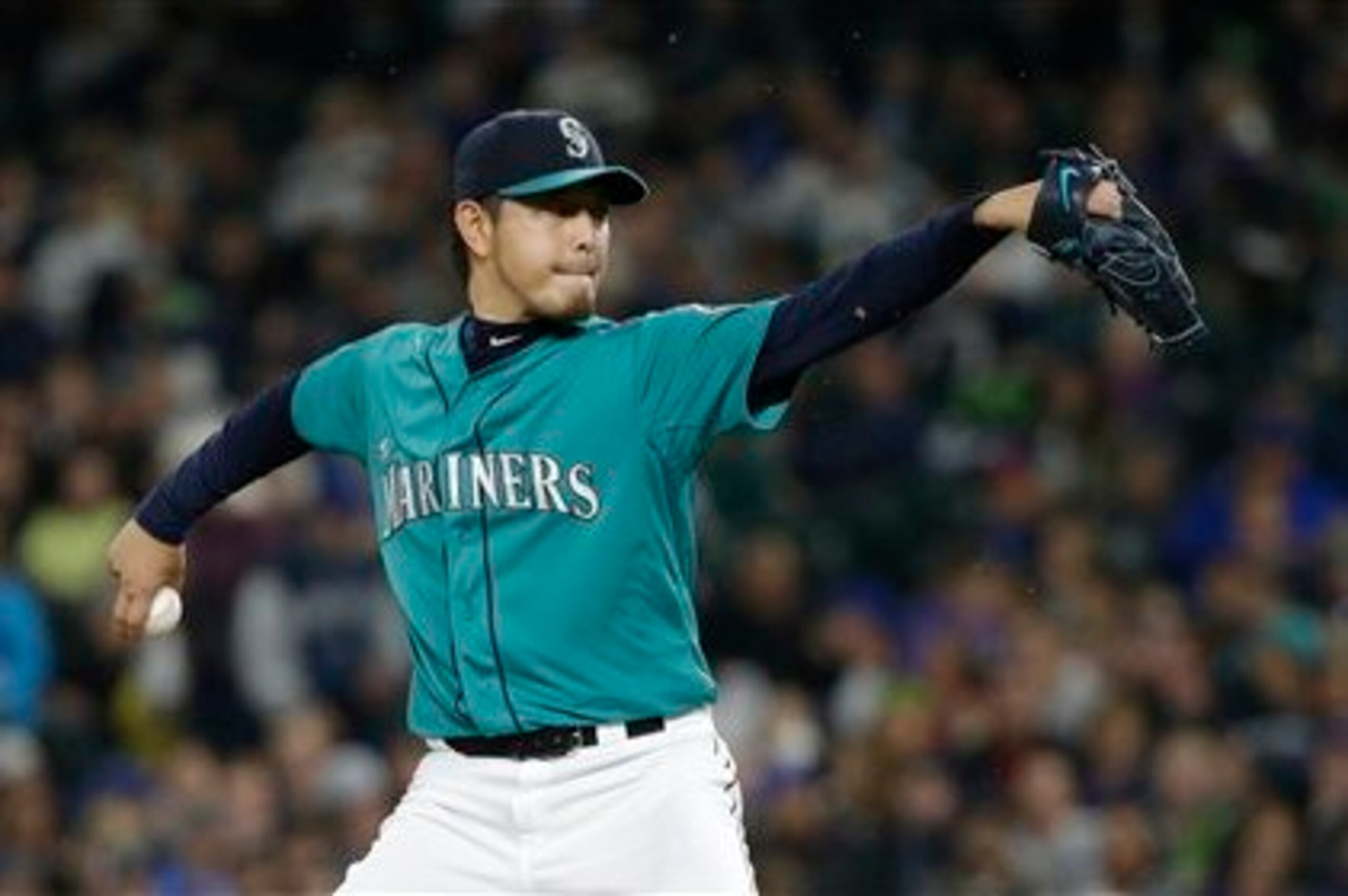 Hisashi Iwakuma has reportedly signed a three-year deal with the Los Angeles Dodgers.