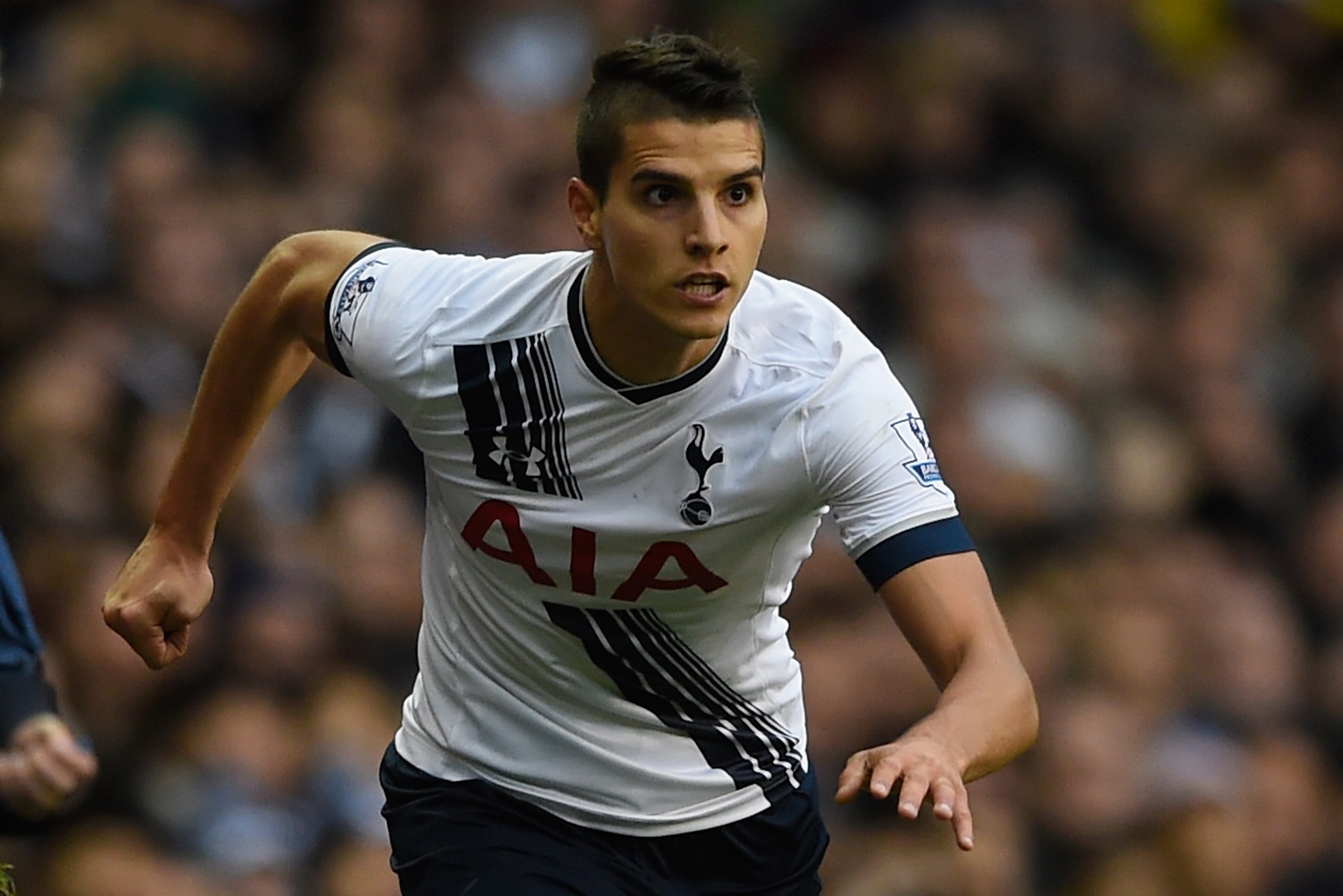 LONDON, ENGLAND - NOVEMBER 29:  Erik Lamela of Tottenham in action during the Barclays Premier League match between Tottenham Hotspur and Chelsea at White Hart Lane on November 29, 2015 in London, England.  (Photo by Mike Hewitt/Getty Images)