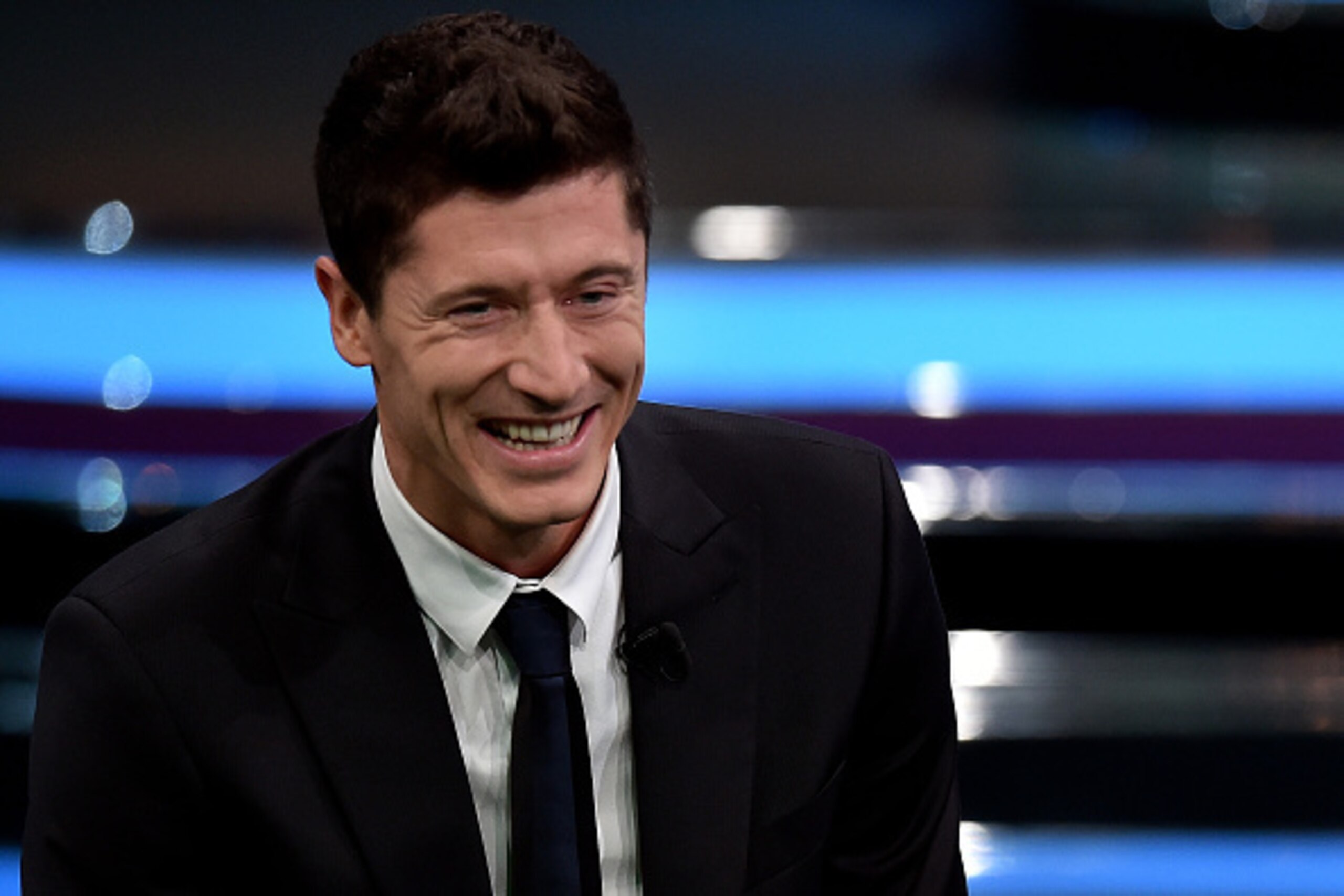 COLOGNE, GERMANY - DECEMBER 06:  Robert Lewandowski attends the television show 2015! Menschen, Bilder, Emotionen - RTL Jahresrueckblick on December 6, 2015 in Cologne, Germany.  (Photo by Sascha Steinbach/Getty Images)
