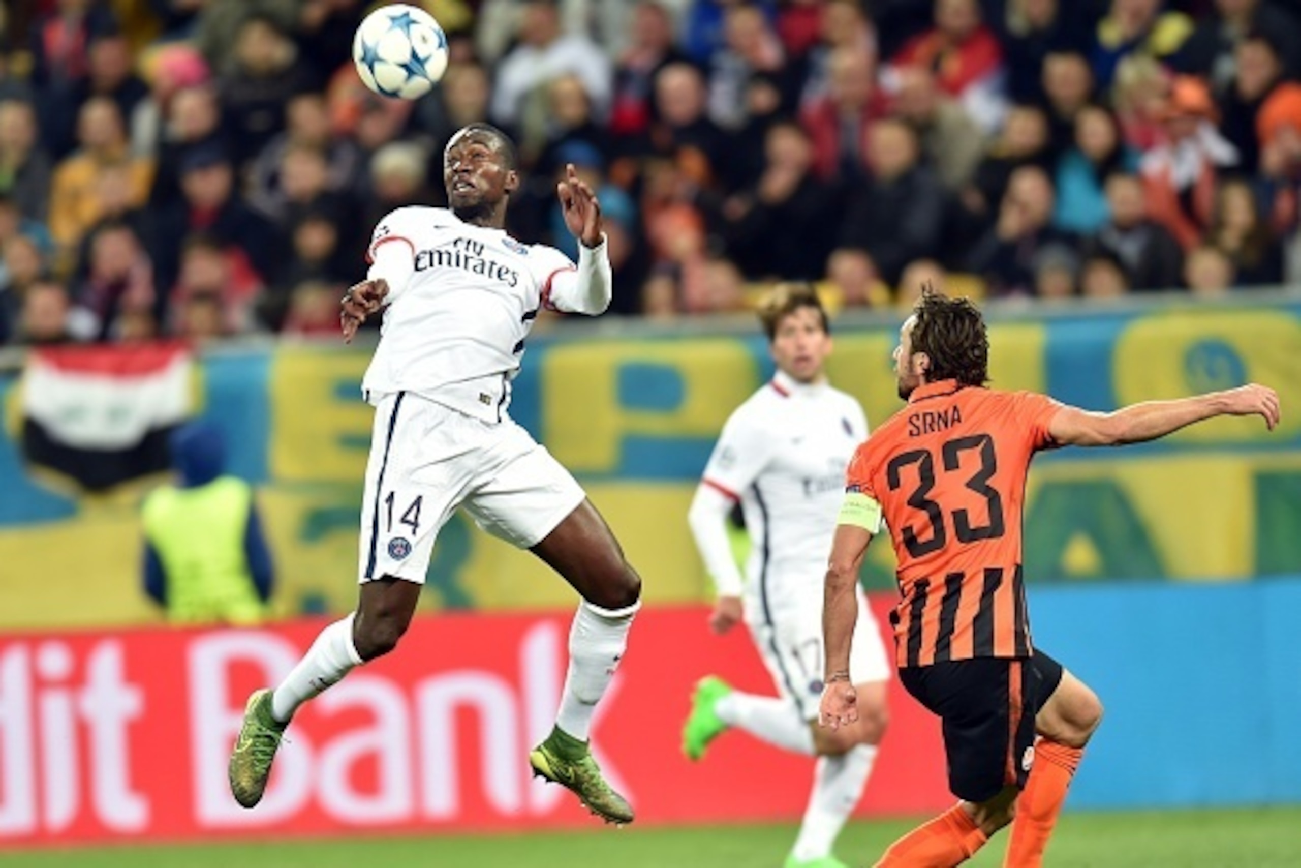 Paris Saint-Germain's French midfielder Blaise Matuidi (L) vies with Shakhtar Donetsk's Croatian defender Darijo Srna during the UEFA Champions League group A football match between Shakhtar Donetsk and Paris Saint-Germain at the Arena Lviv, in the Ukrain