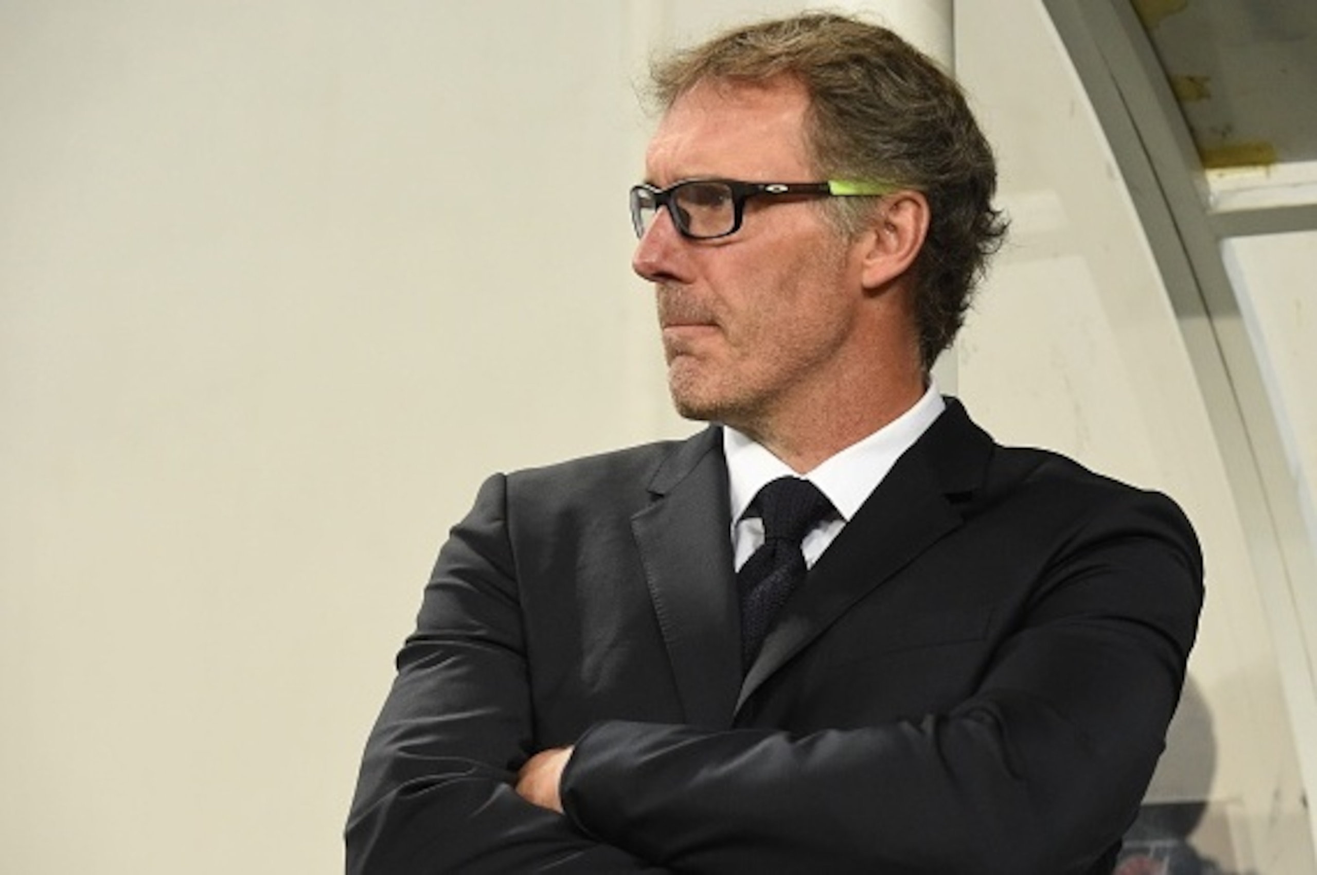 Paris Saint-Germain's French coach Laurent Blanc looks on during the UEFA Champions League group A football match between Shakhtar Donetsk and Paris Saint-Germain at the Arena Lviv, in the Ukrainian city of Lviv, on September 30, 2015. AFP PHOTO / PASCAL 